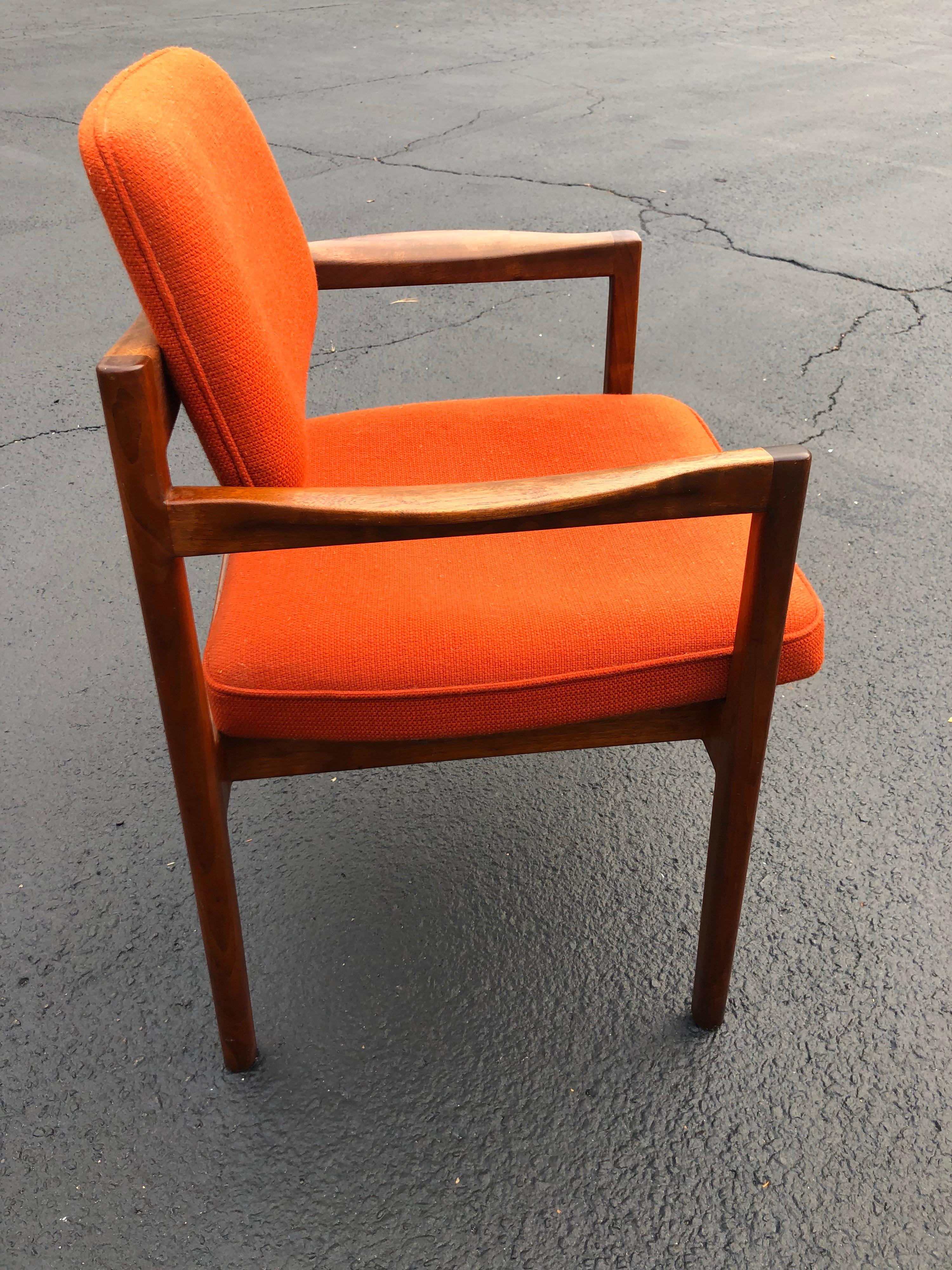 Walnut Armchair in the Style of Jens Risom In Good Condition In Redding, CT
