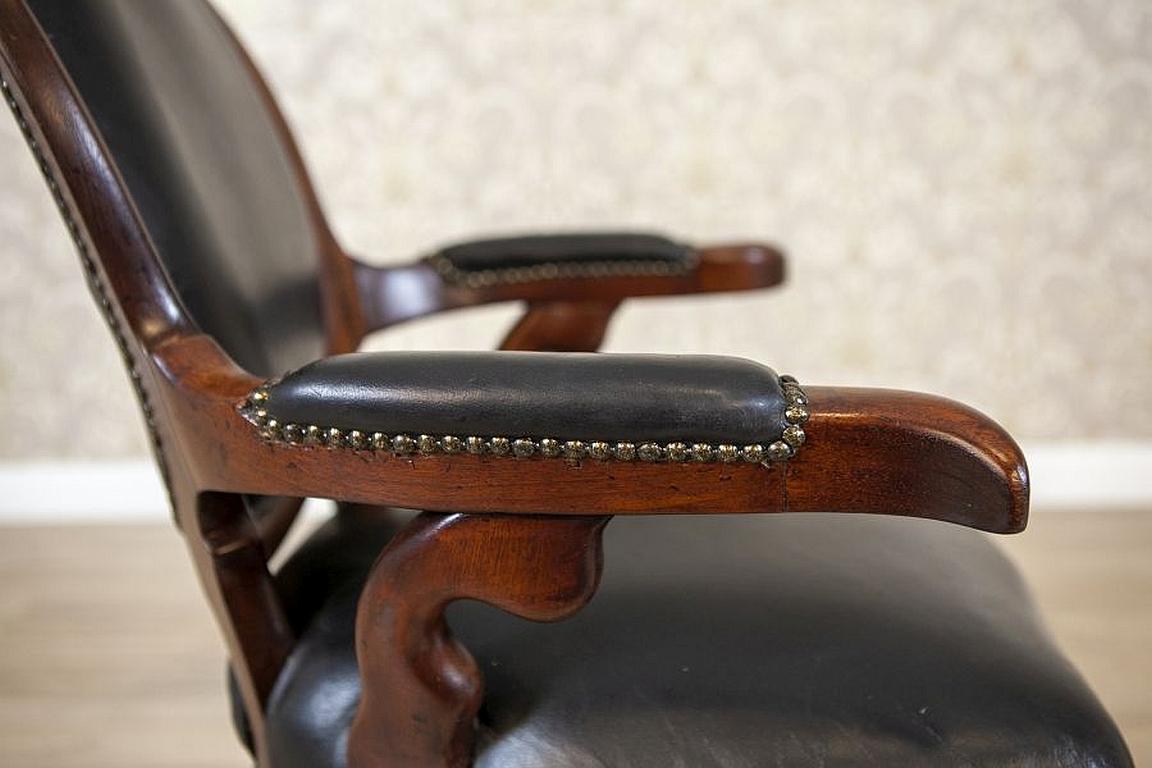 Walnut Armchair From the Late 19th Century in Black Leather For Sale 5