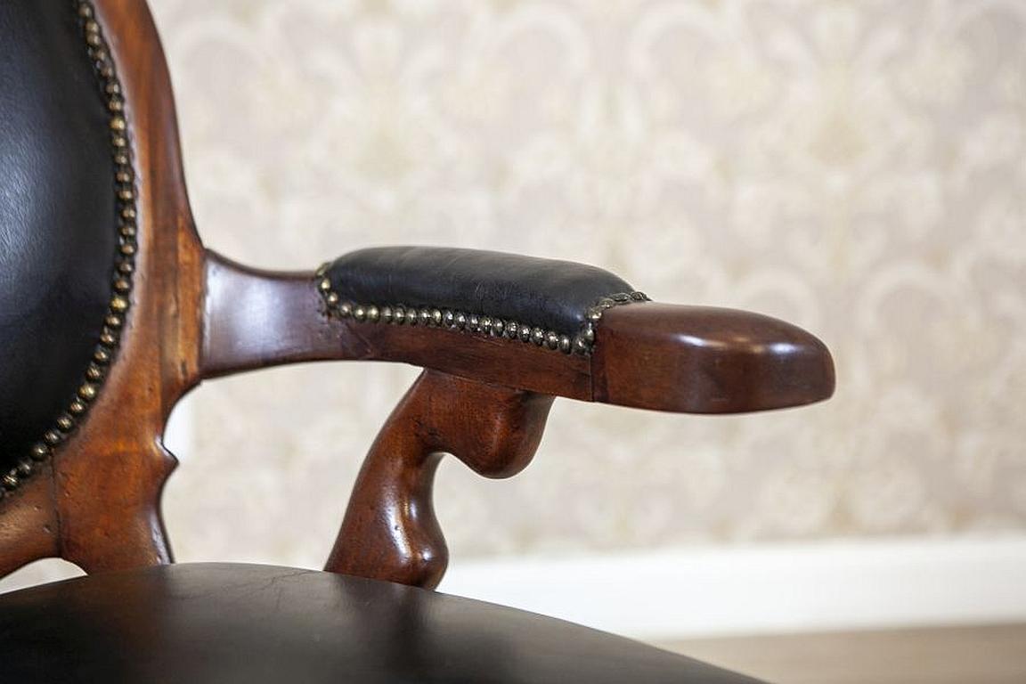 Walnut Armchair From the Late 19th Century in Black Leather For Sale 7