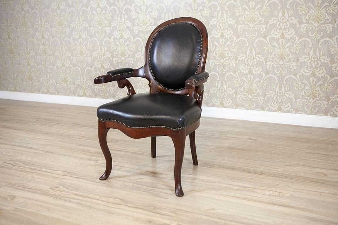 Walnut Armchair From the Late 19th Century in Black Leather For Sale 6