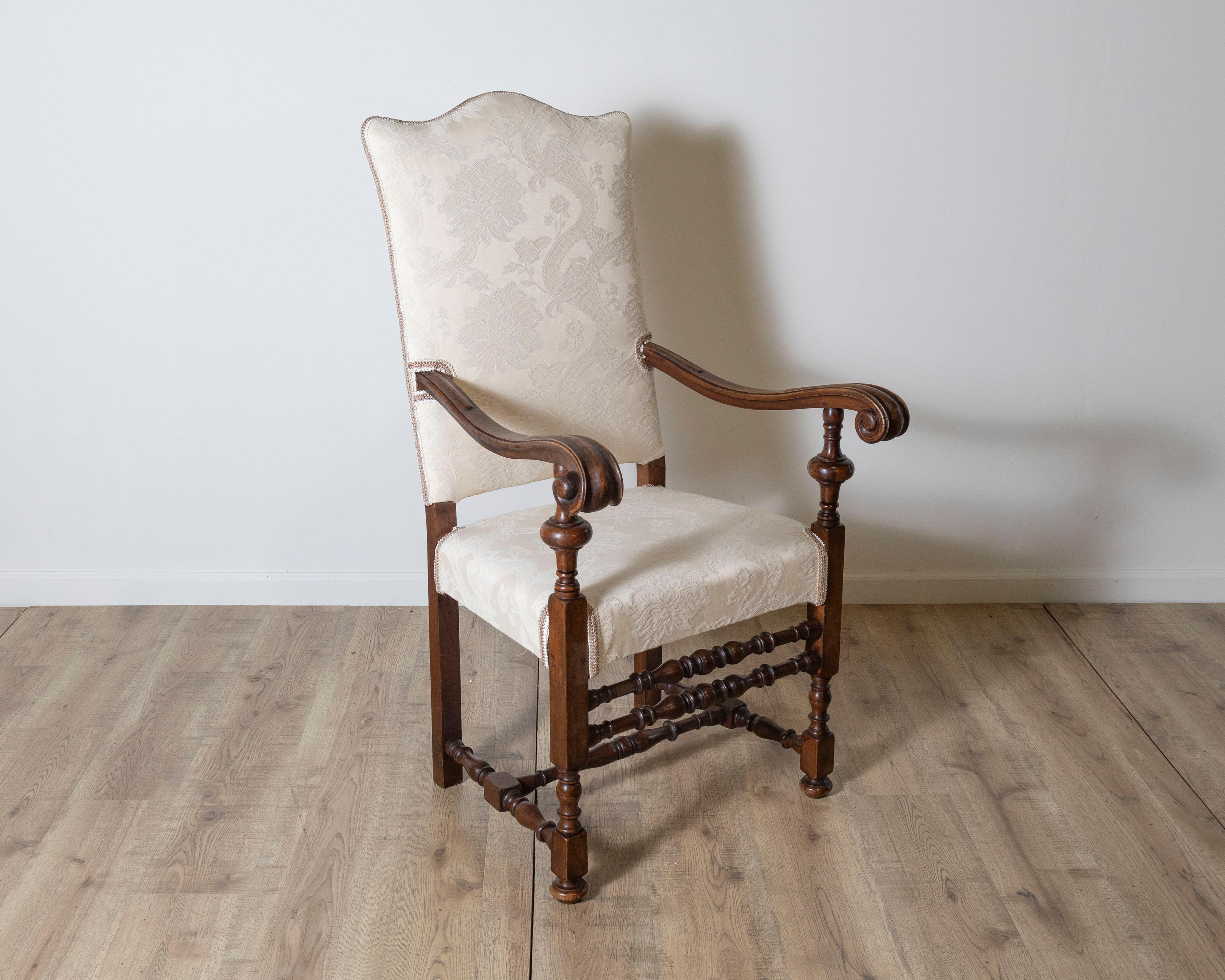Sillón de nogal, Toscana, Siglo XVIII Italiano en venta