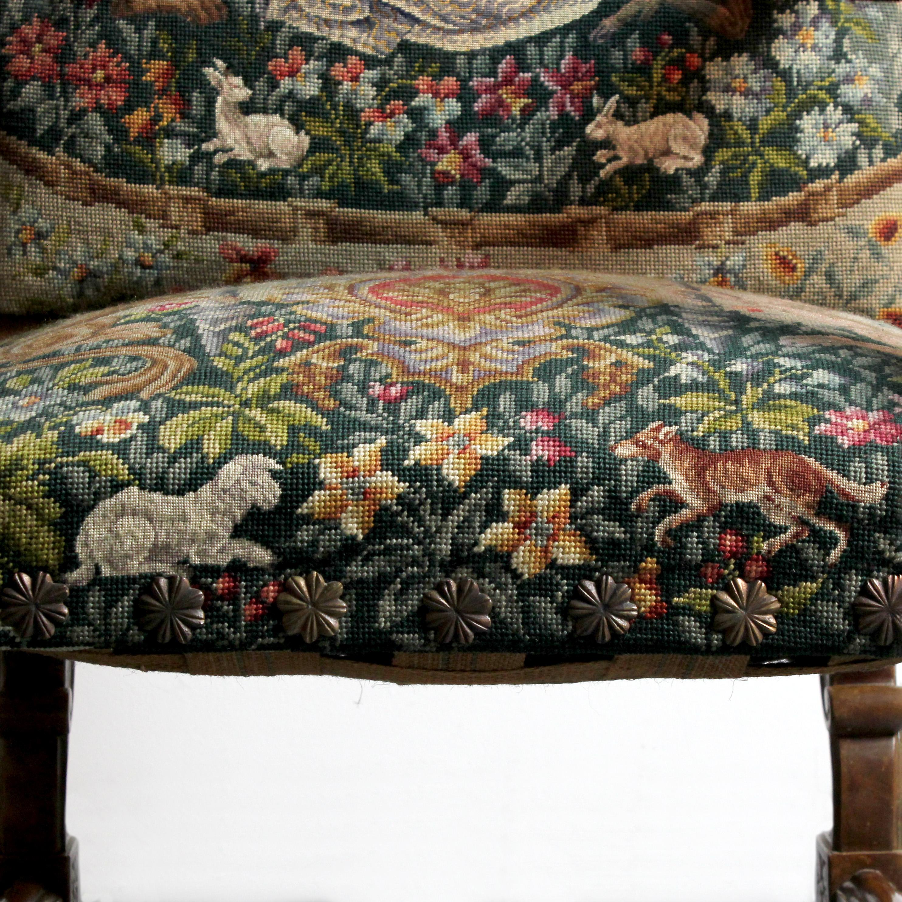 Sillón de nogal con bastidor en forma de H y tapicería bordada en petit point en venta 3