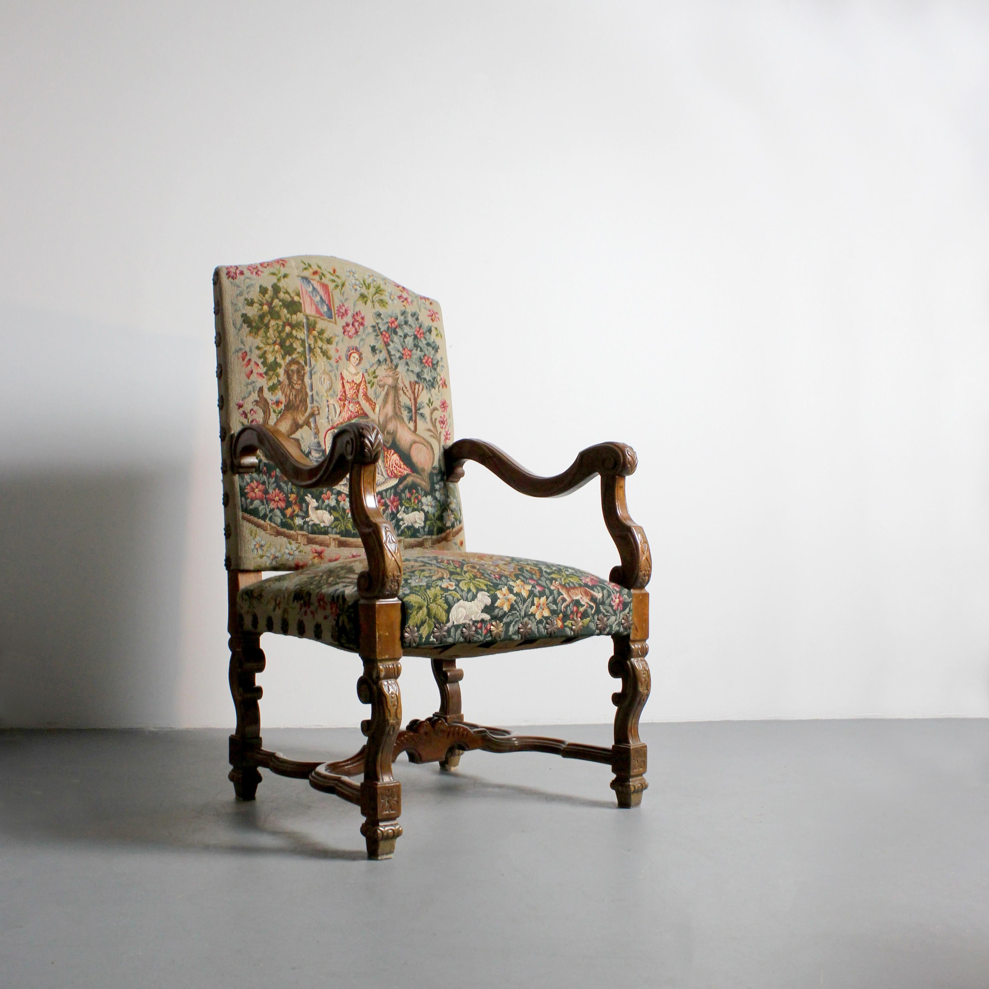 Sillón de nogal con bastidor en forma de H y tapicería bordada en petit point - Luis XIV - Siglo XIX - España

Dimensiones: 116 x 65 x 65 cm