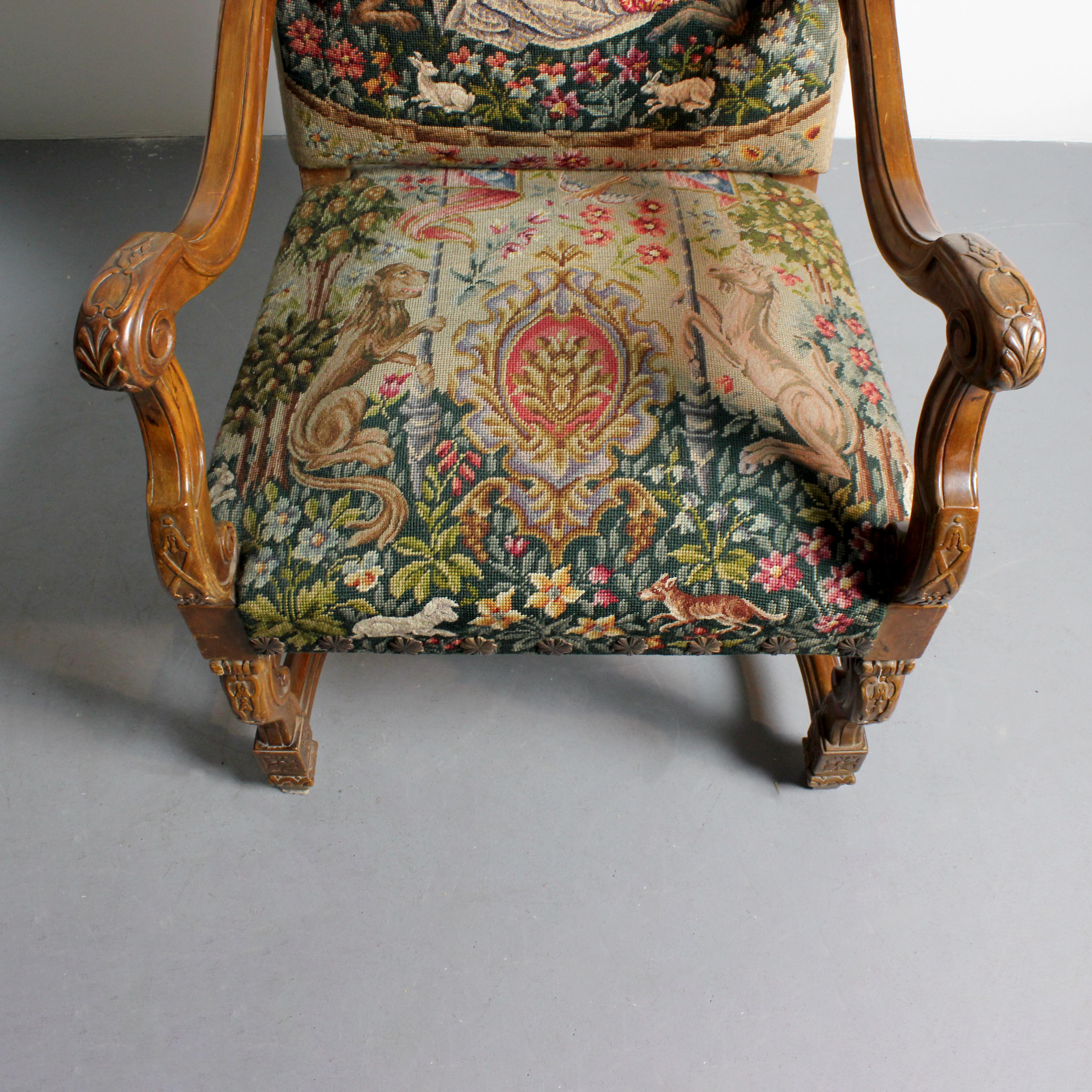 Sillón de nogal con bastidor en forma de H y tapicería bordada en petit point en venta 1