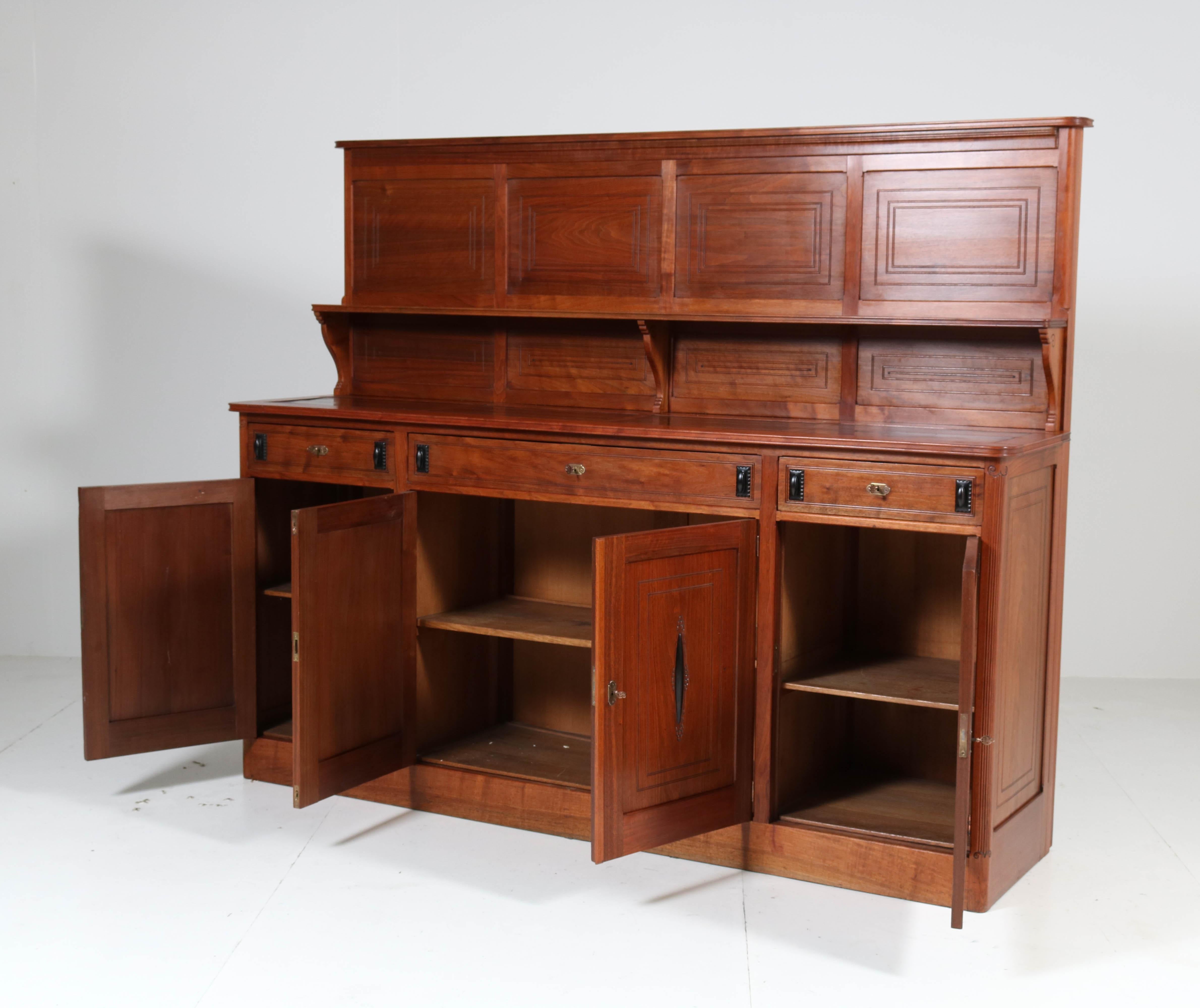 Credenza in noce Art Deco della Scuola di Amsterdam di Jac van den Bosch, 1914 in vendita 4