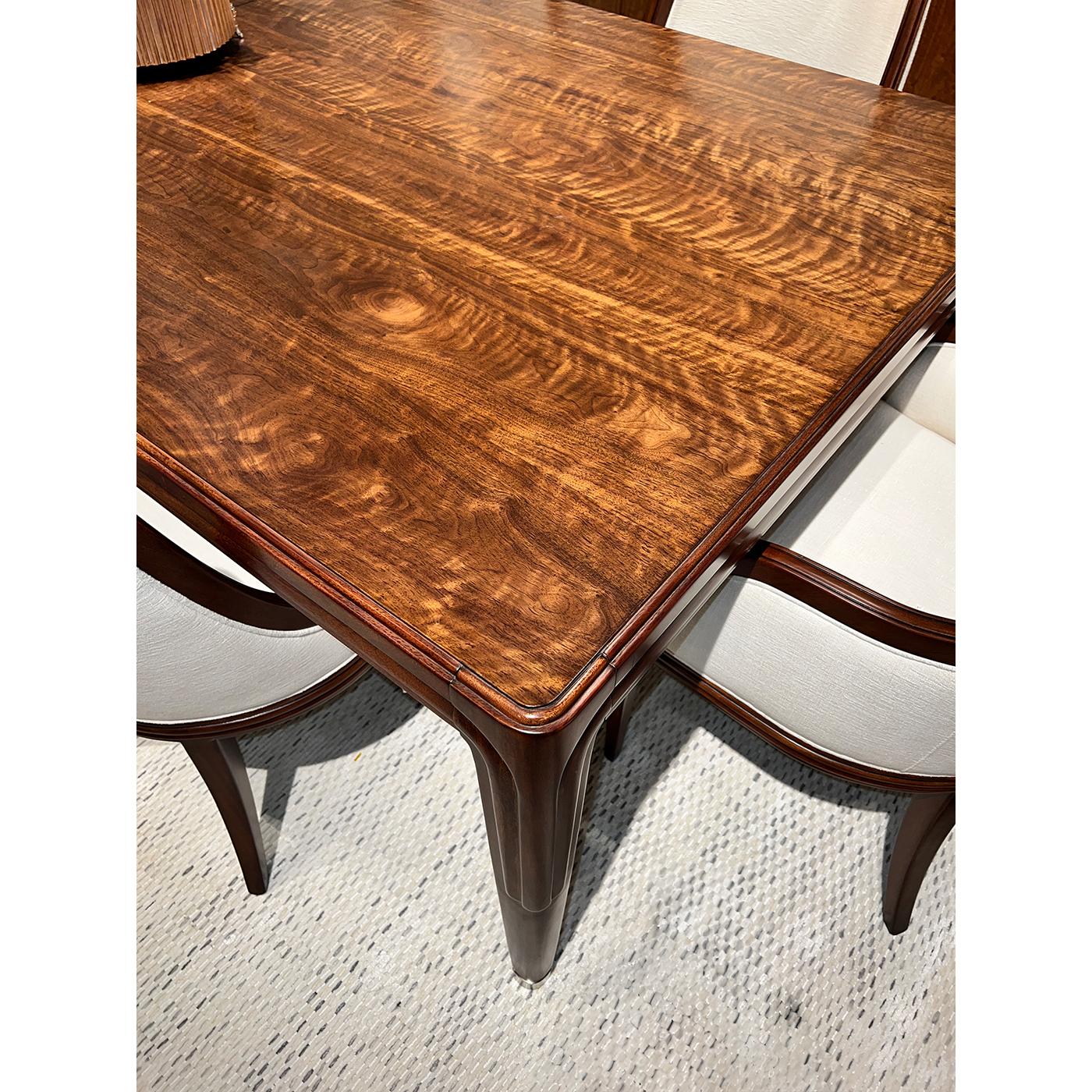 Vietnamien Table de salle à manger à rallonge Art Déco en noyer en vente