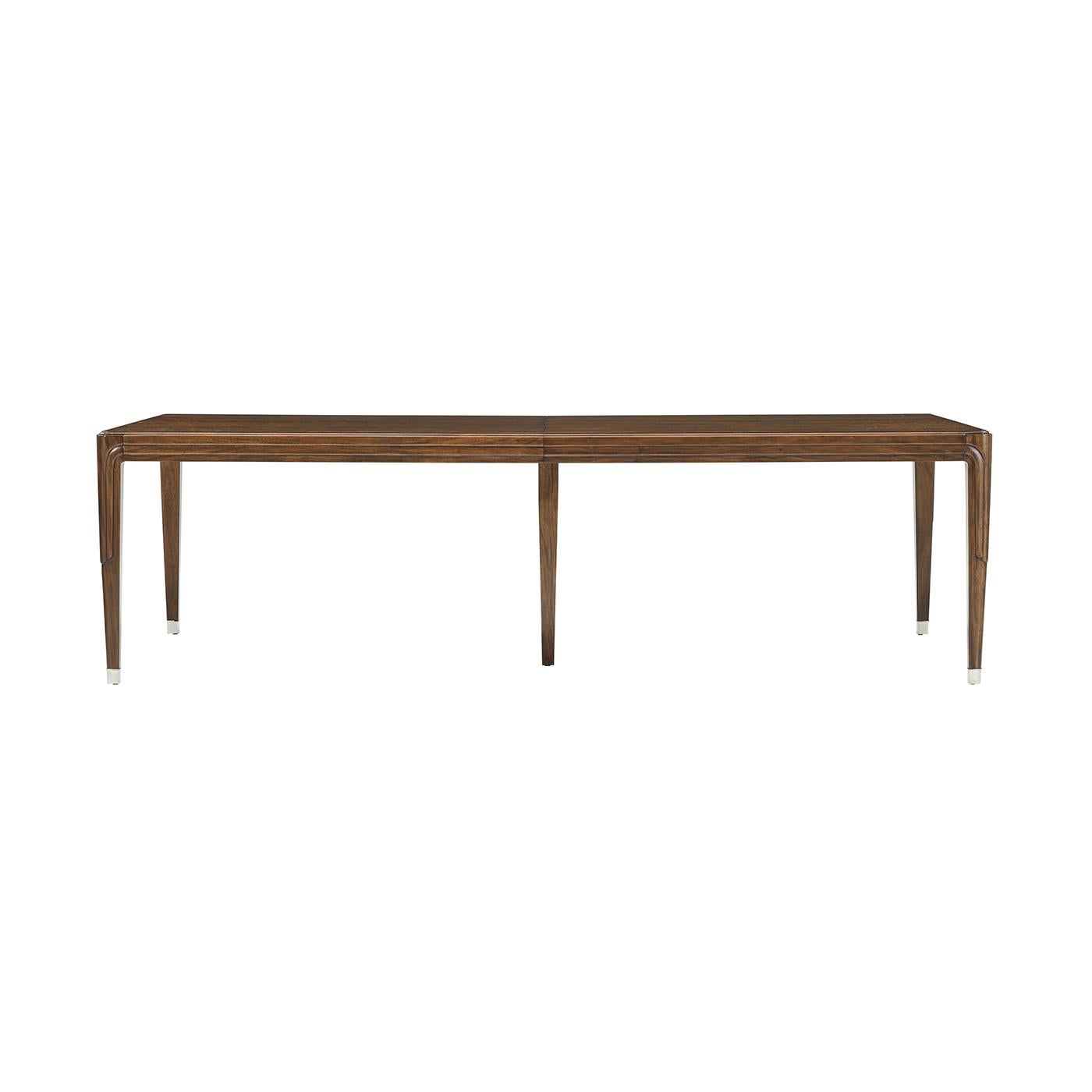 Bois Table de salle à manger à rallonge Art Déco en noyer en vente
