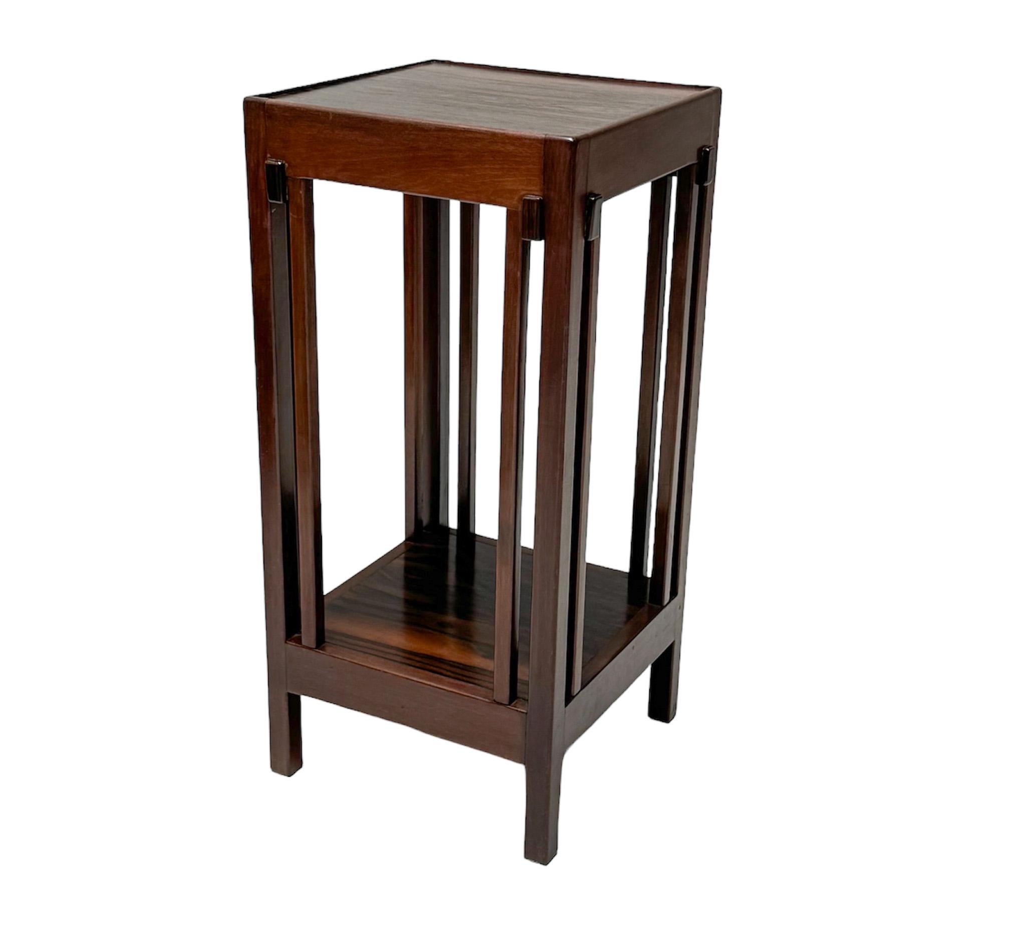 Walnut Art Deco Modernist Pedestal by Anton Lucas, 1920s In Good Condition For Sale In Amsterdam, NL