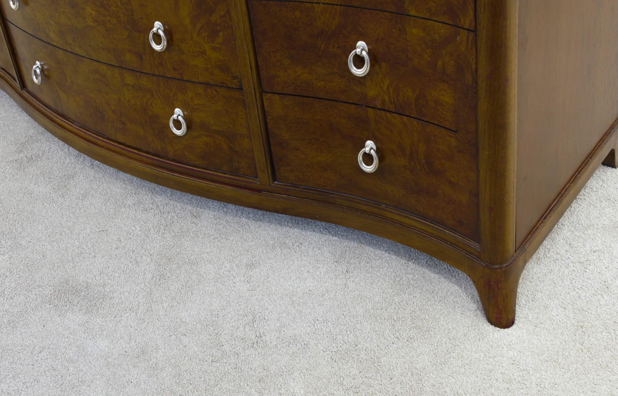 Metà XX secolo Credenza Art Deco in noce con cassettiera in vendita