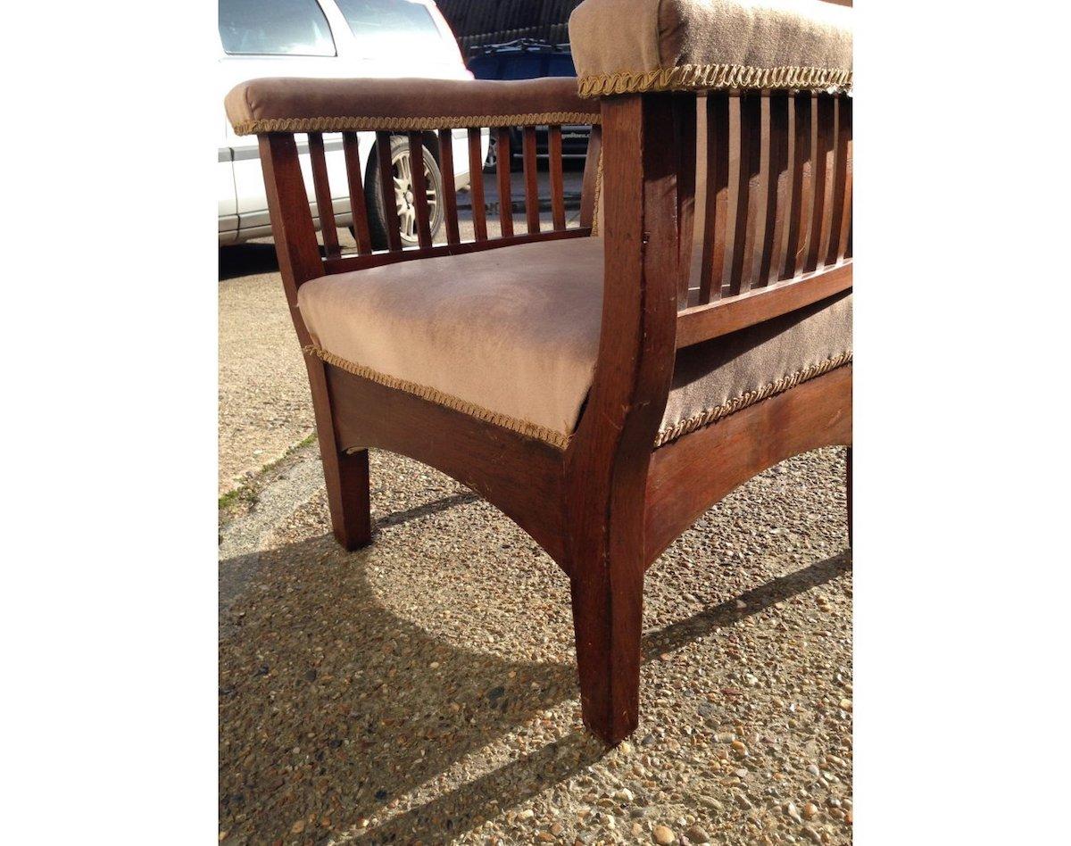 Walnut Arts & Crafts Armchair with Pyramidal Top Details & Curved Out Arms In Good Condition For Sale In London, GB