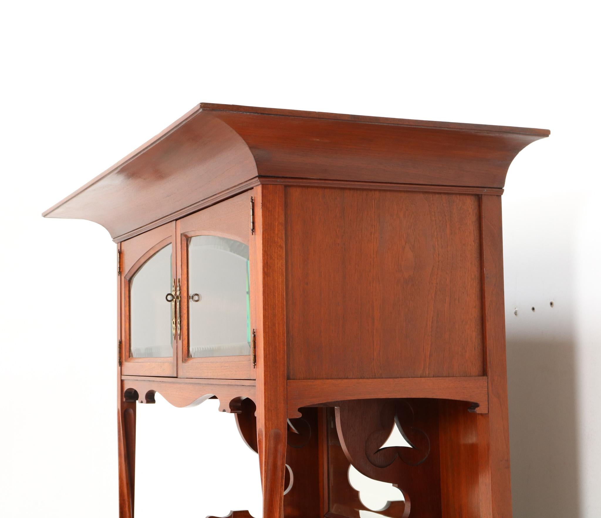 Early 20th Century Walnut Arts & Crafts Art Nouveau Cabinet by Royal H.P. Mutters & Zoon, 1900s