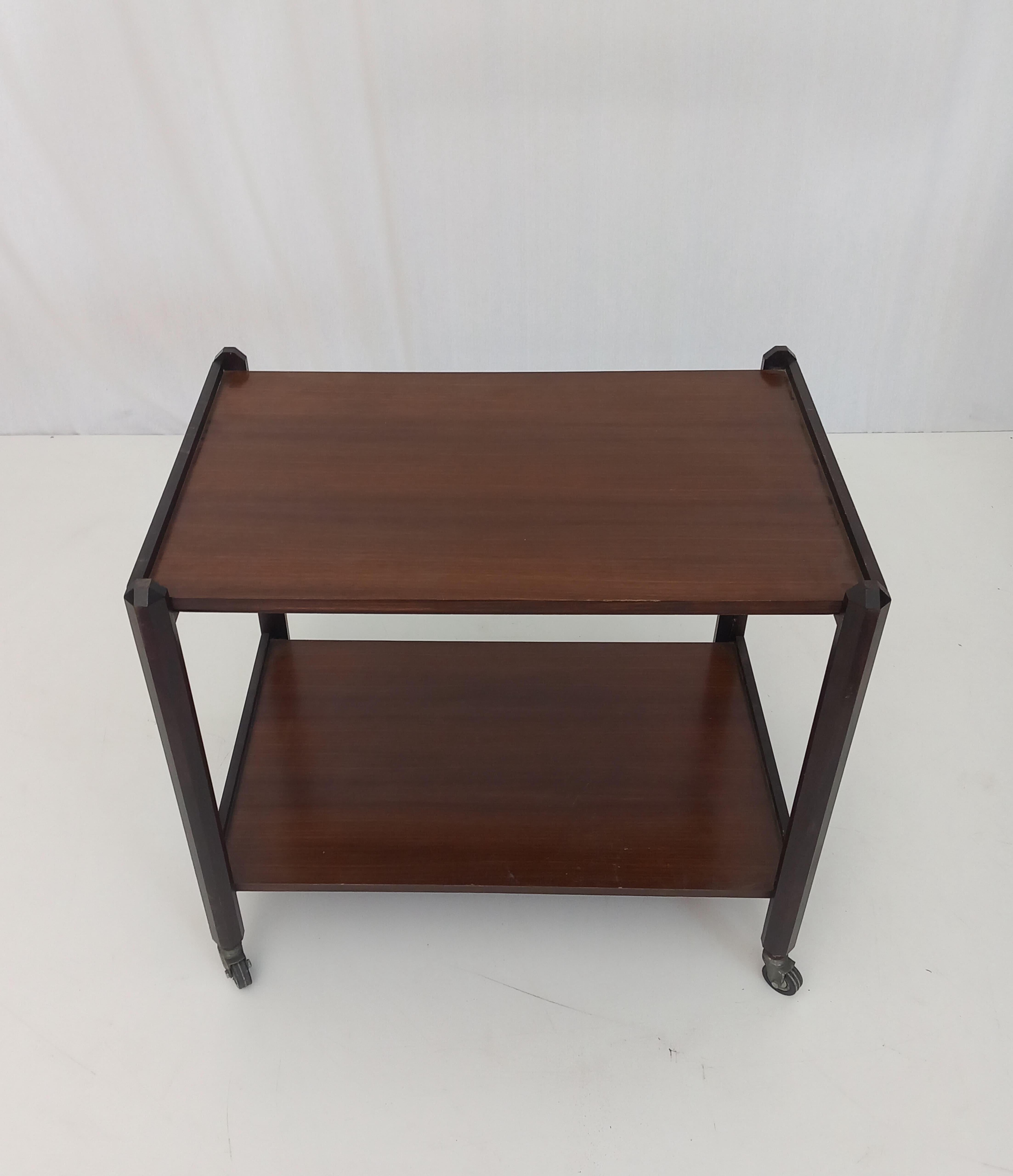 Walnut bar cart, 70s Moderno de mediados de siglo en venta
