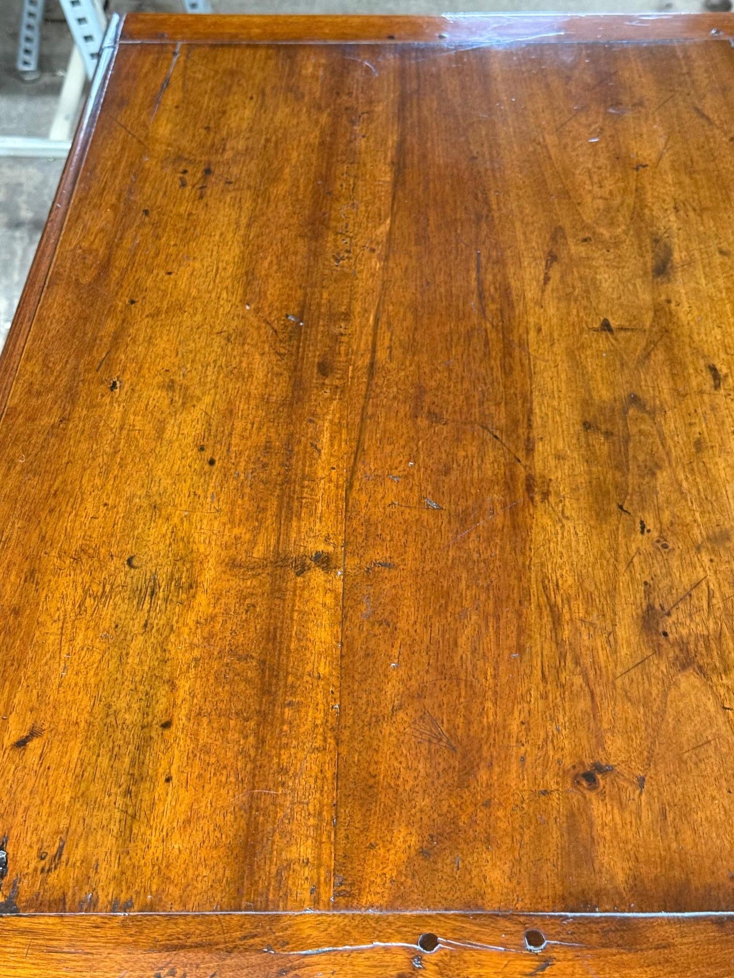 Bureau à pieds torsadés en noyer et orge, Italie, XIXe siècle en vente 2