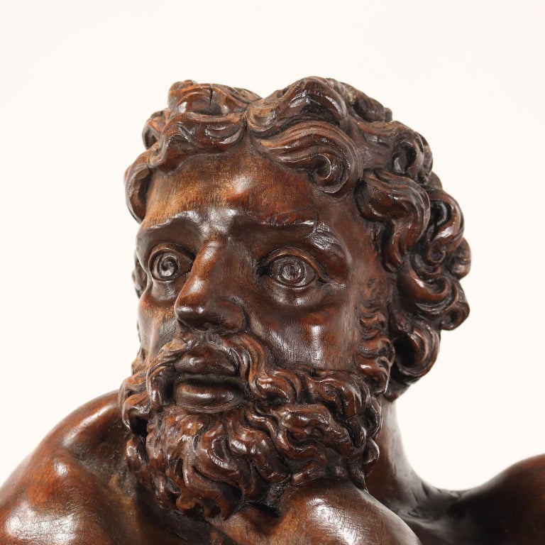 Walnut Baroque Sculpture, Italy, 17th Century In Good Condition For Sale In Milano, IT