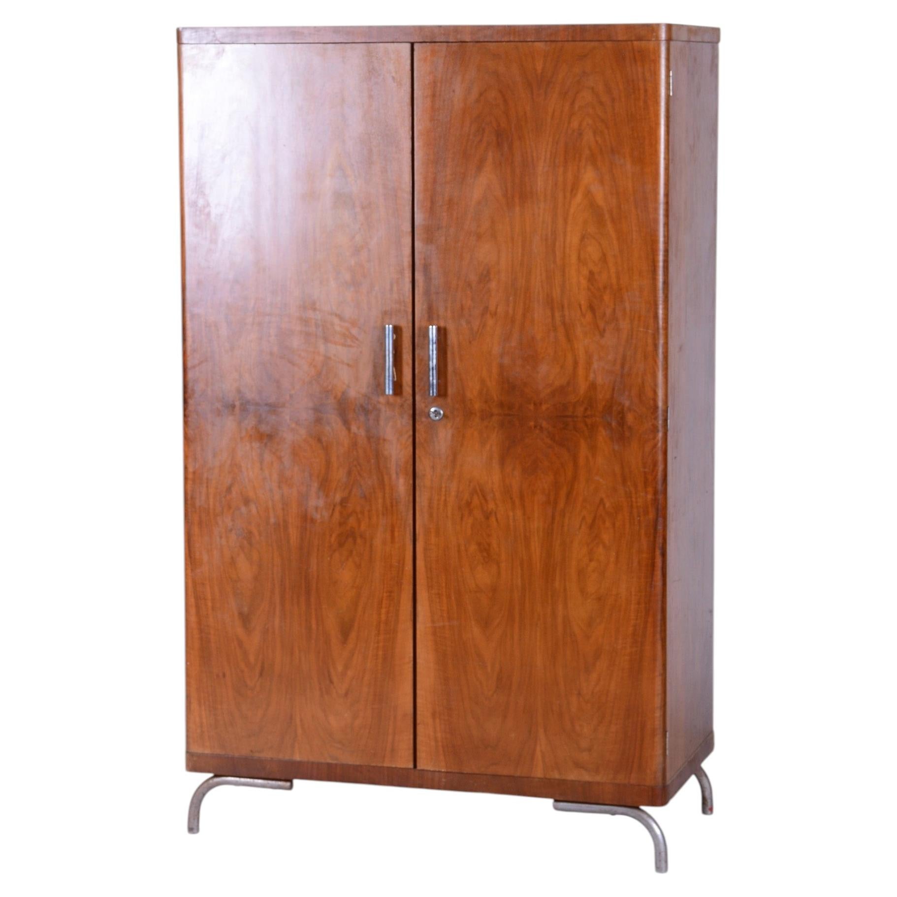 Walnut Bauhaus Wardrobe Made in Czechia by Robert Slezak, 1930-1939