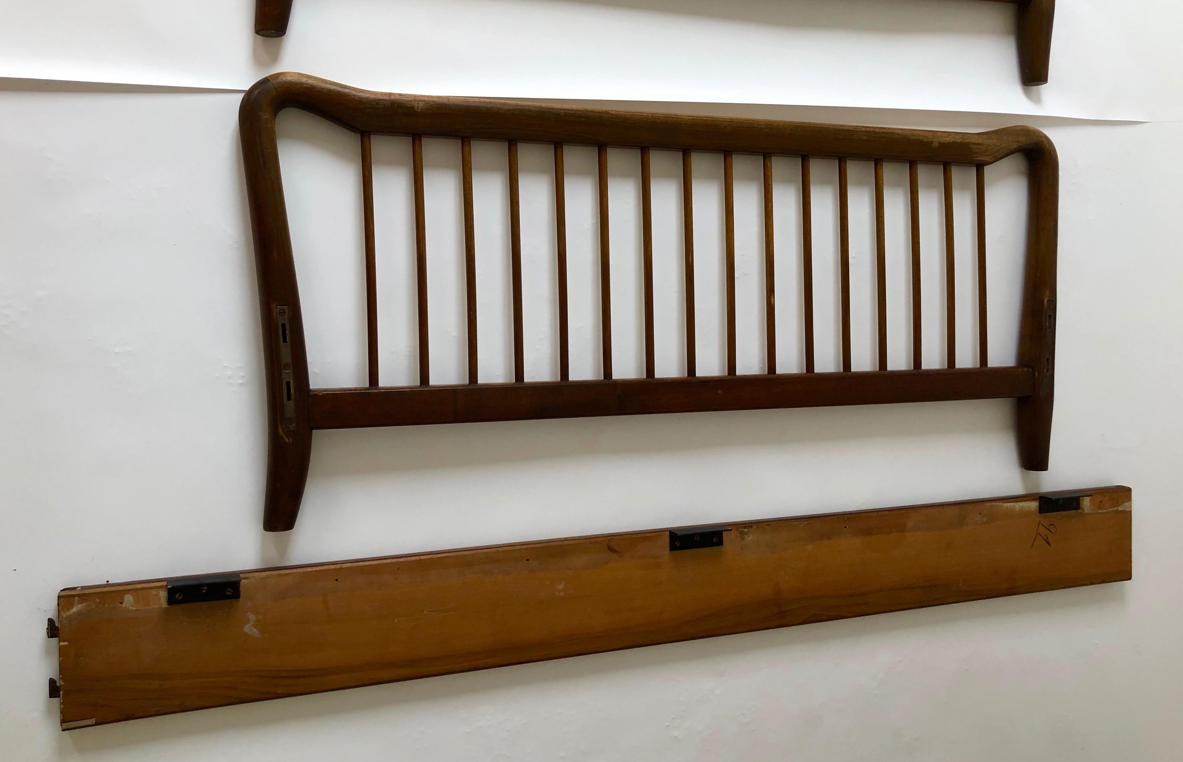 Walnut Bed from 1930 s Made for the Actress Frauke Lauterbach In Fair Condition For Sale In Vienna, Austria