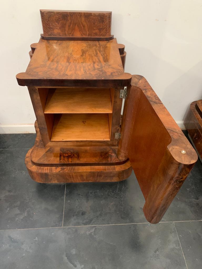 Walnut Bedroom with Carvings by Ducrot, 1920s, Set of 7 In Good Condition For Sale In Montelabbate, PU