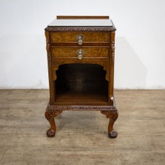 Meuble de chevet en noyer