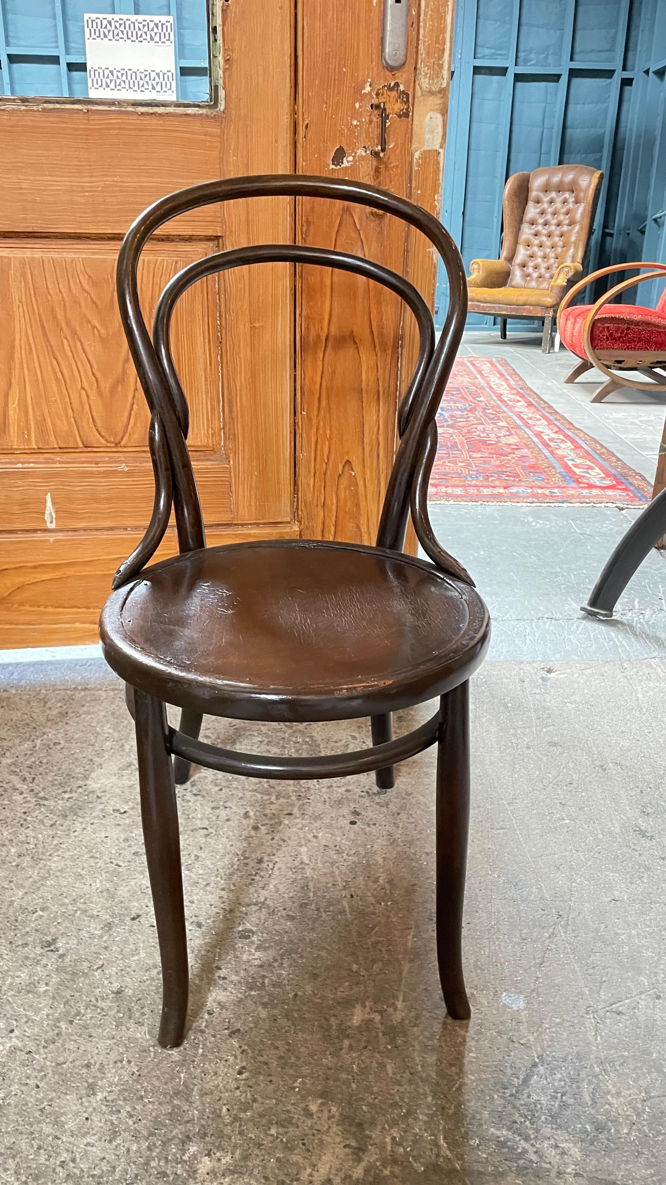 Walnut Bentwood Dining Chairs In Good Condition In Los Angeles, CA