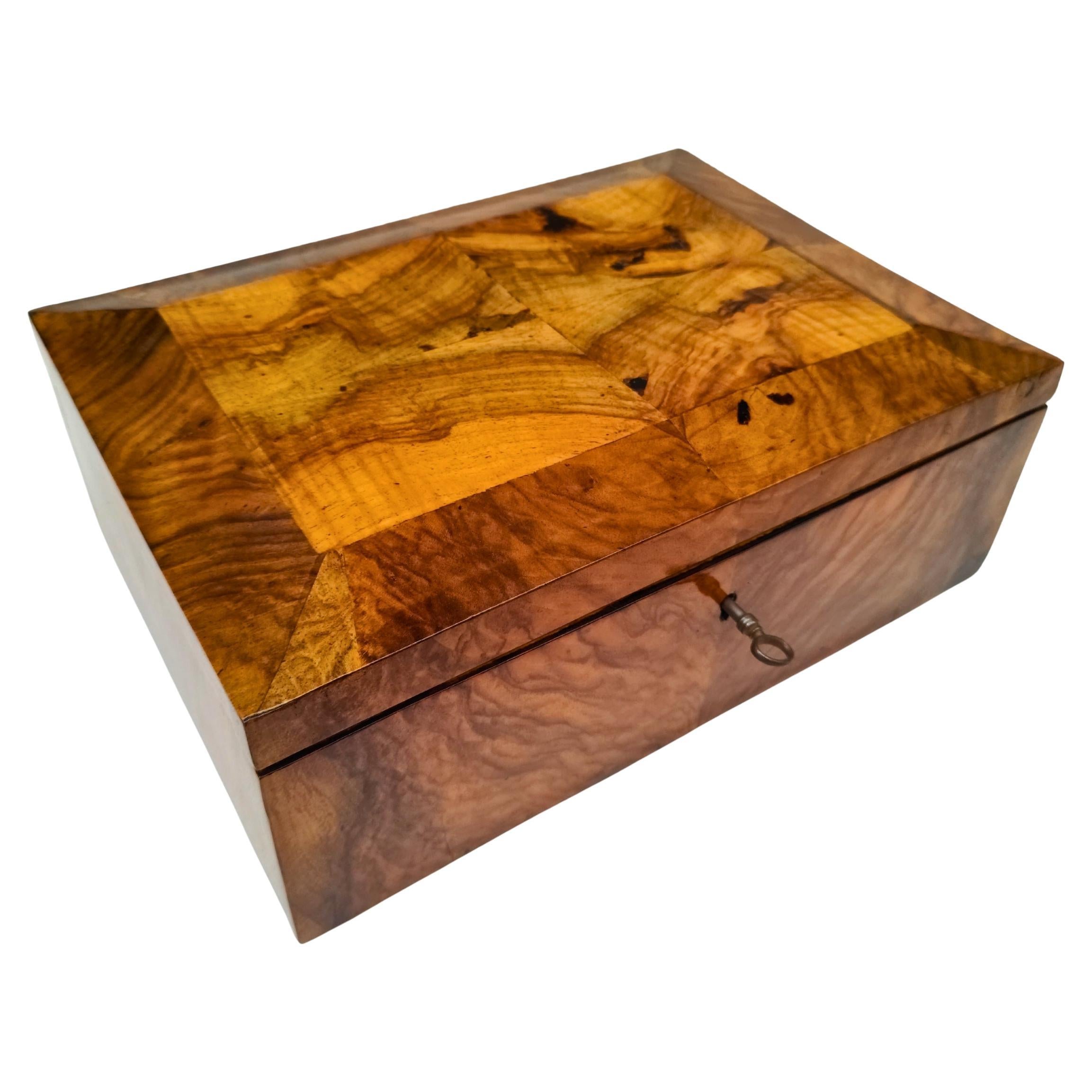 Walnut Biedermeier Casket with Mirror and Removable Tray, circa 1830 For Sale