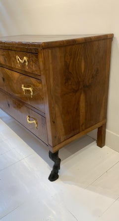 Walnut Biedermeier Chest of Drawers with Ebonized Wood and Brass Handles, 1820s