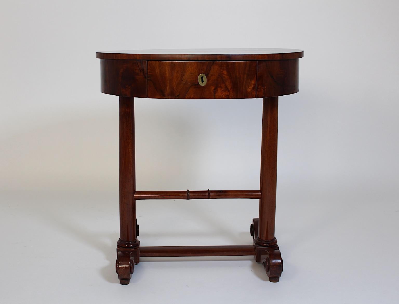 Walnut Biedermeier Oval Side Table Sewing Table circa 1825 Vienna For Sale 9