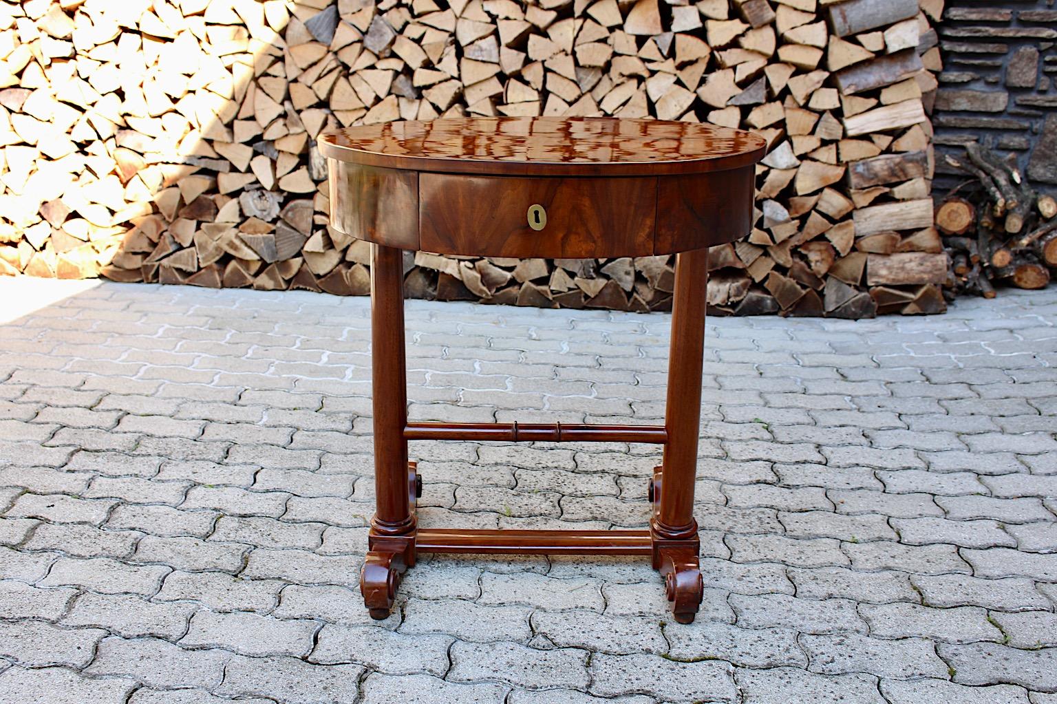 Walnut Biedermeier Oval Side Table Sewing Table circa 1825 Vienna For Sale 1