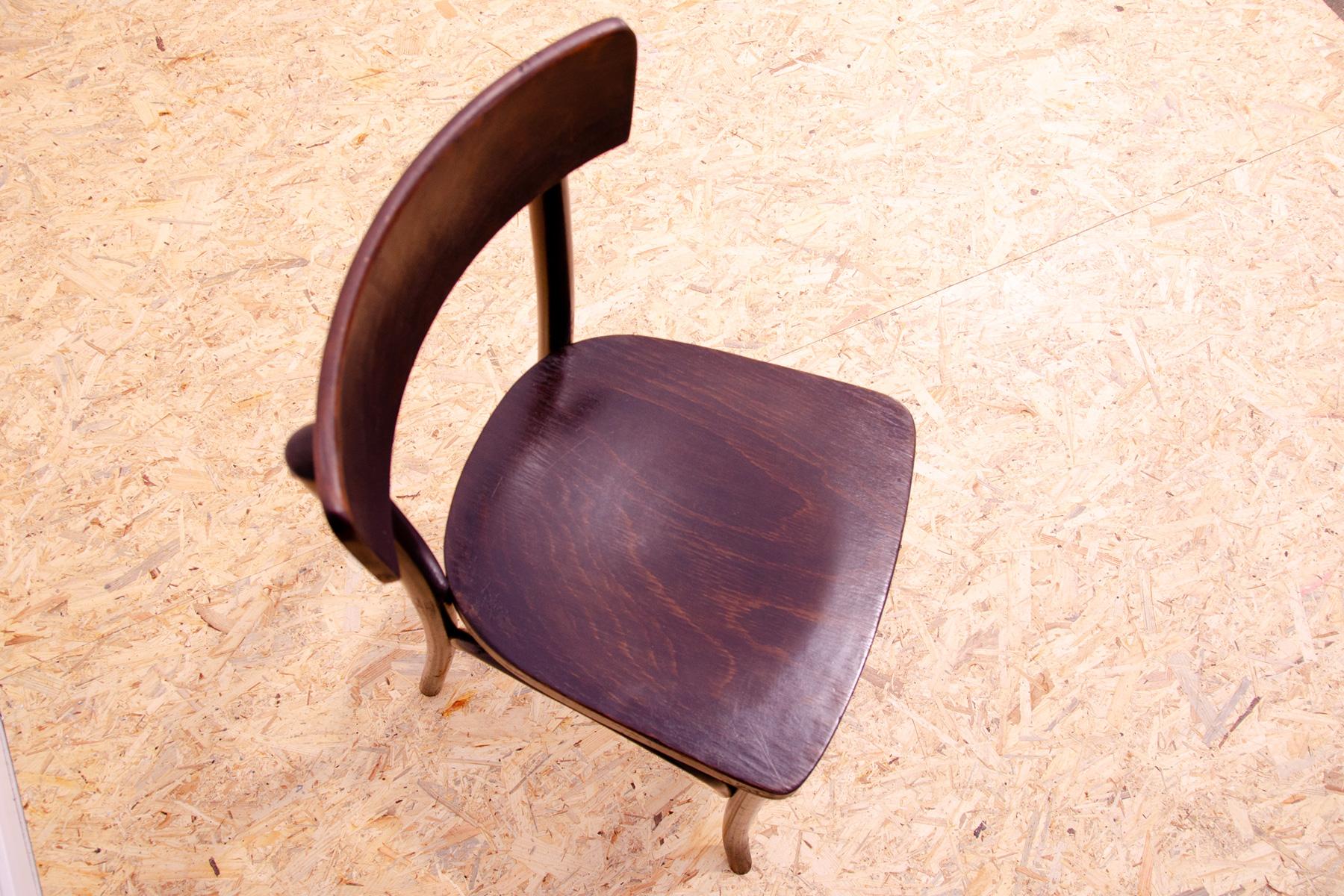 Walnut bistro chair THONET, Czechoslovakia, 1920´s 1