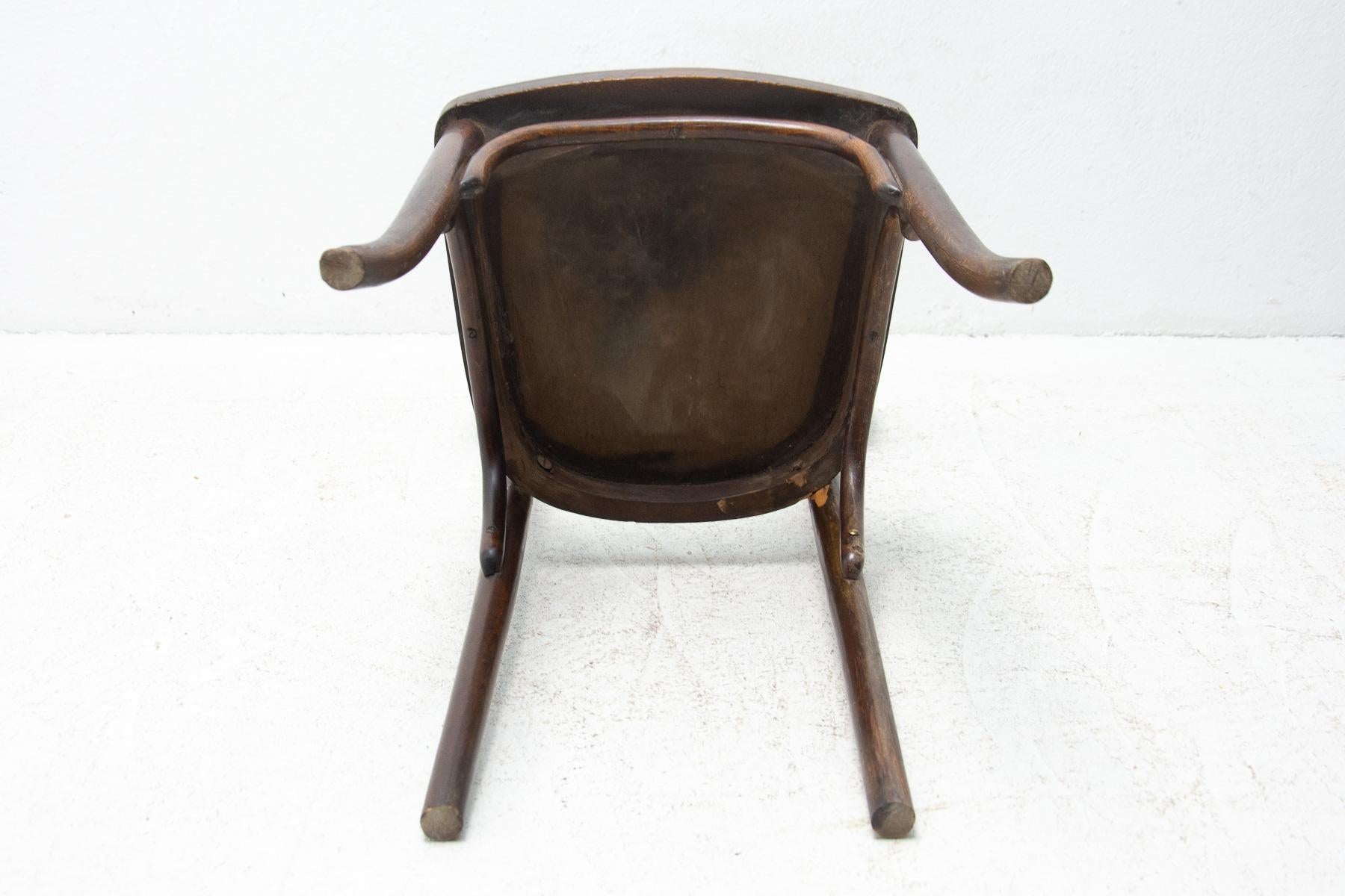 20th Century Walnut Bistro Chair Thonet, Czechoslovakia, 1920´s