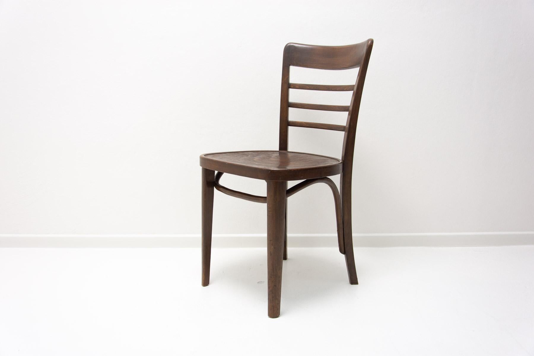 This wood bistro chair THONET was made in the former Czechoslovakia in the 1930´s. It´s made of beechwood. It was fully renovated so it´s in excellent condition.

Height: 85 cm

Seat: 44 x 43 cm

Seat height: 46 cm.