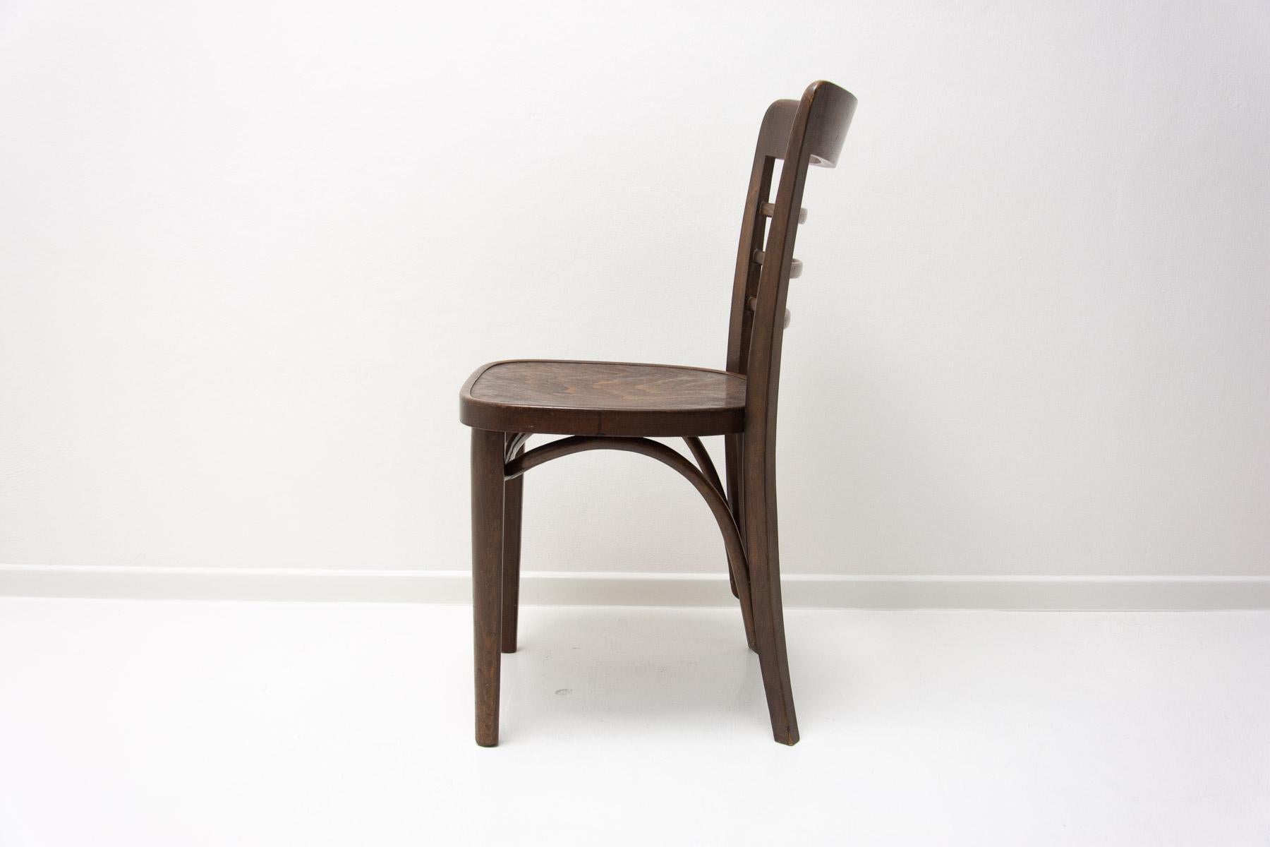 Walnut Bistro Chair Thonet, Czechoslovakia, 1930s 1