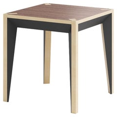 Table d'appoint MiMi noire en noyer de Miduny, fabriquée en Italie