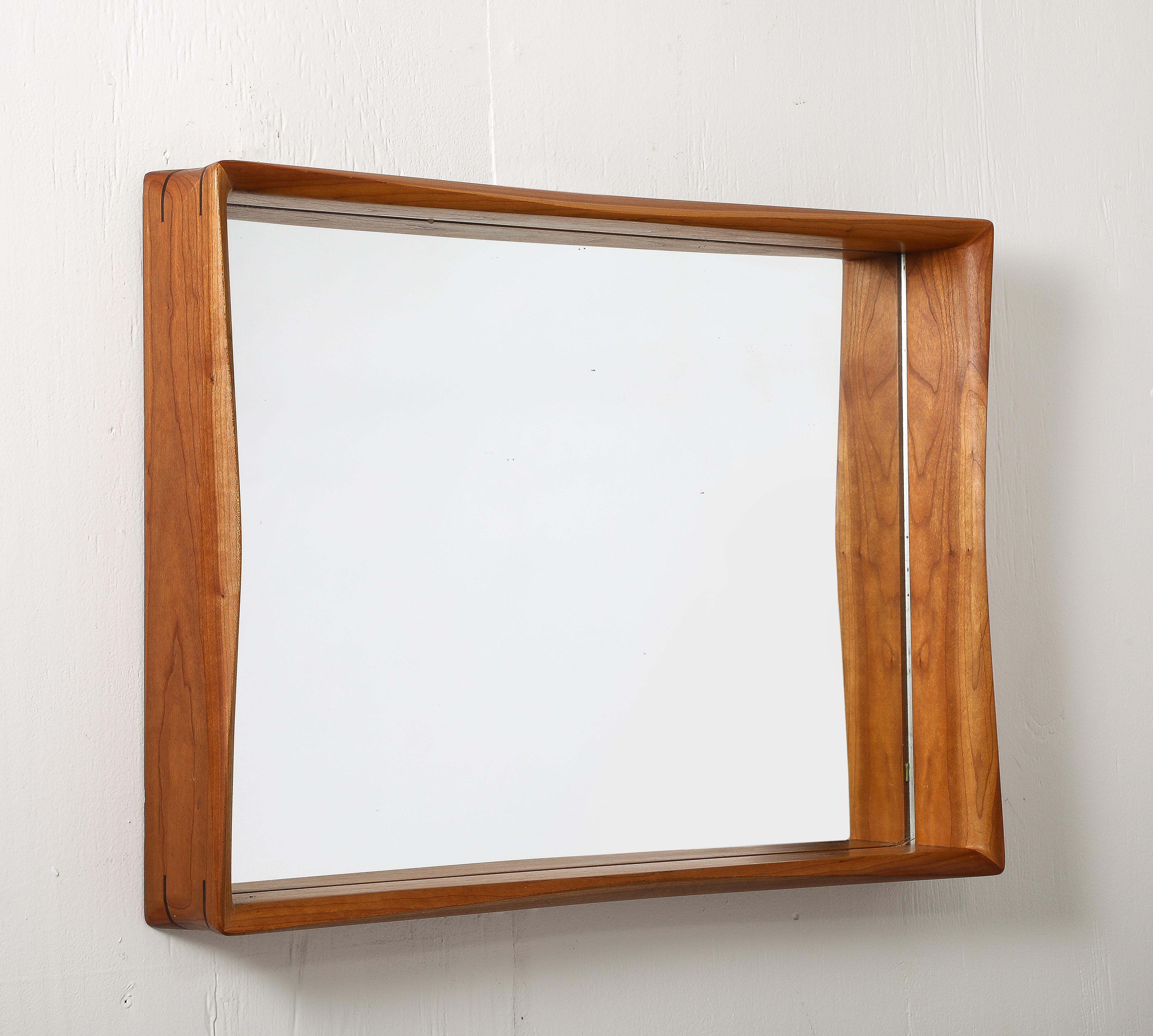 Mid-Century Modern Miroir en noyer et noyer noir, États-Unis, années 1960 en vente