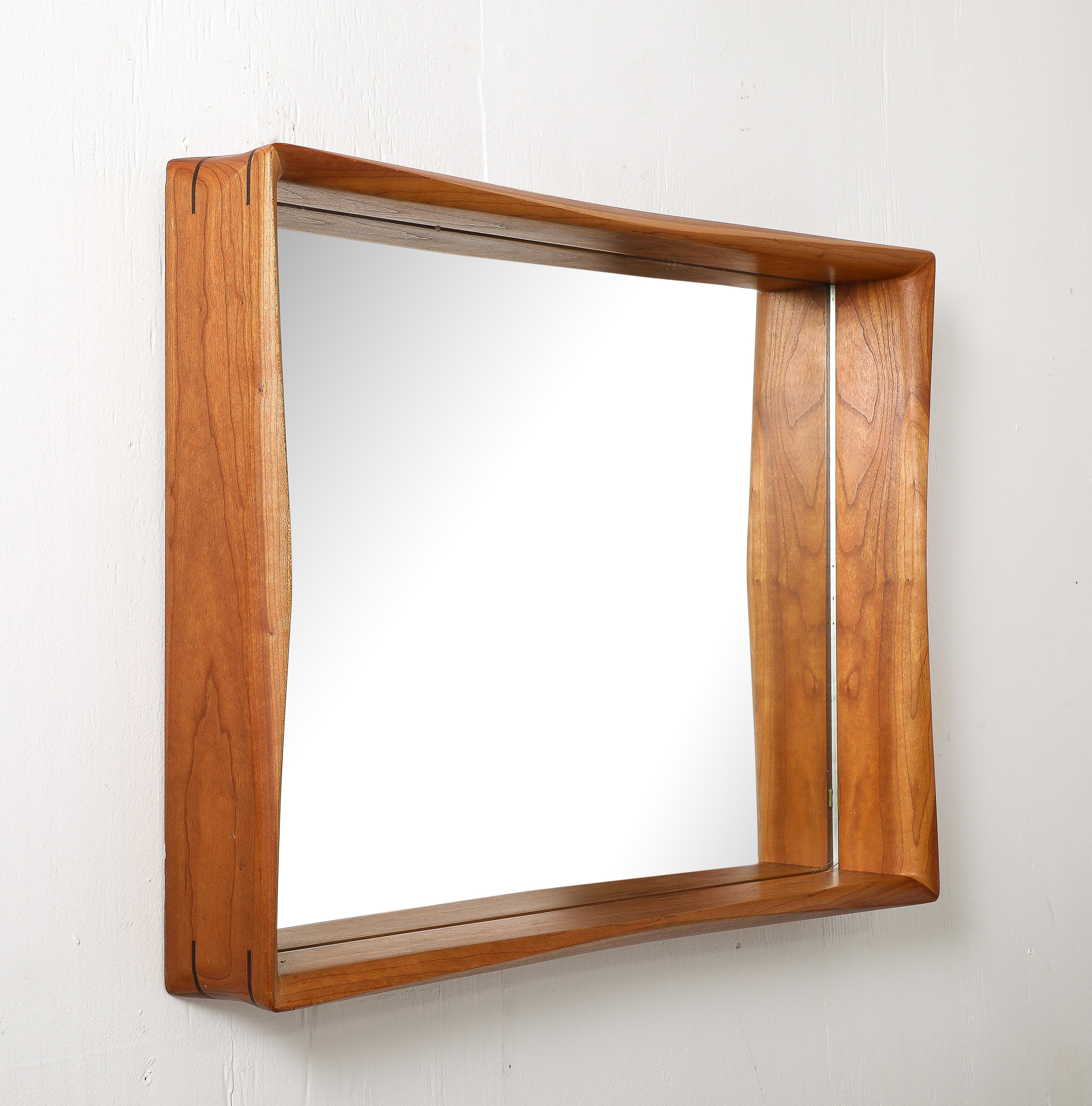 Noyer Miroir en noyer et noyer noir, États-Unis, années 1960 en vente