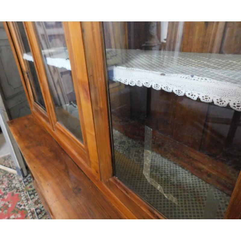 Credenza libreria in noce con 3 ante in vetro, Italia In condizioni buone in vendita a Cuneo, Italy (CN)
