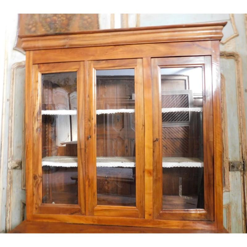 Noce Credenza libreria in noce con 3 ante in vetro, Italia in vendita