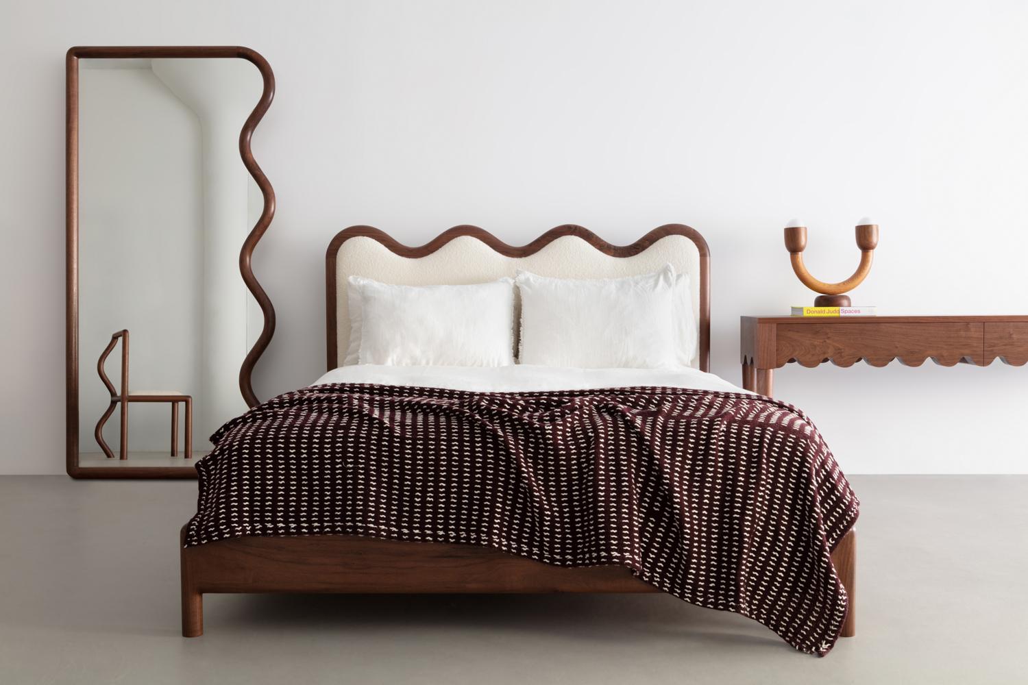 squiggle headboard