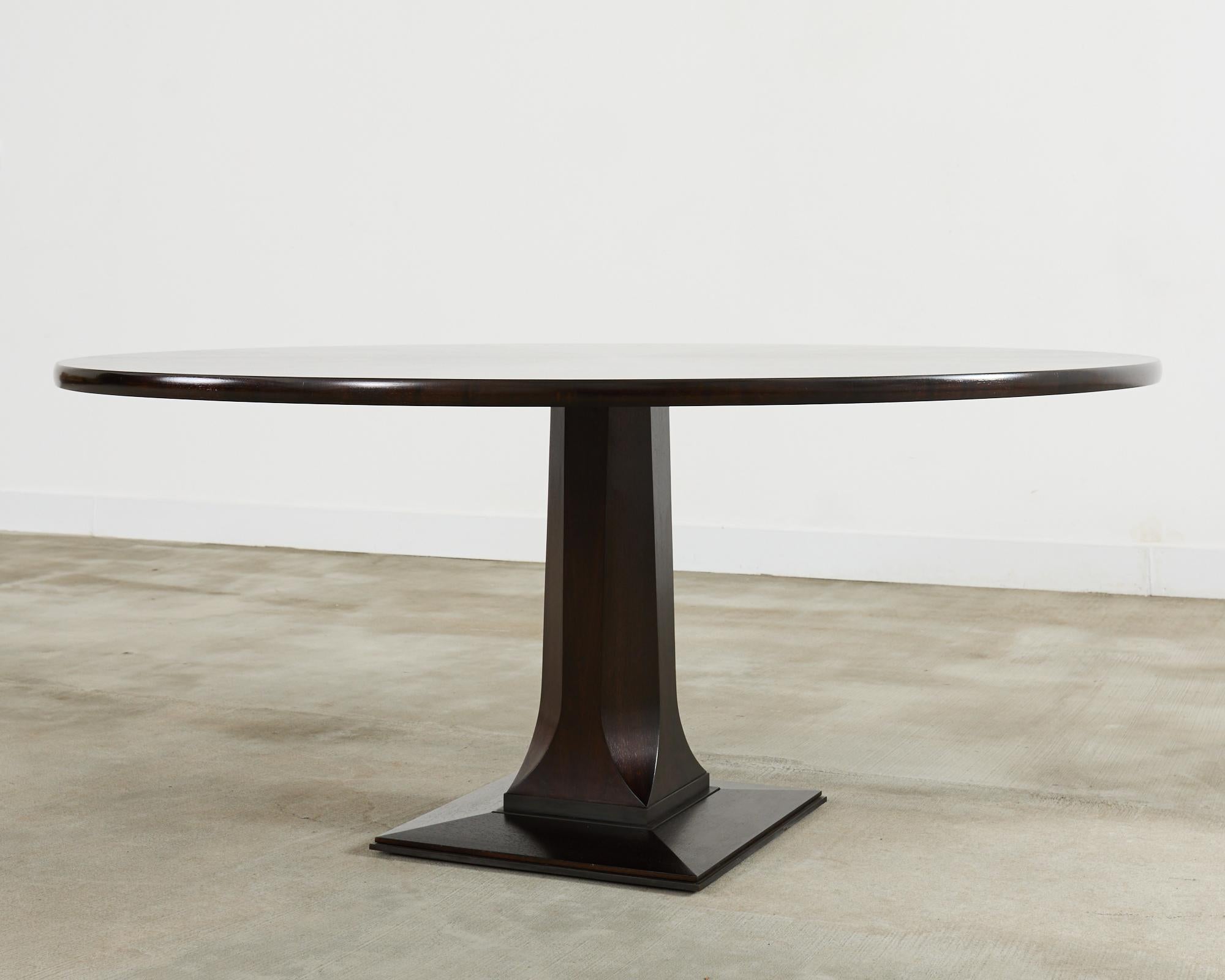Table de salle à manger à piédestal en fer bronzé noyer par Troscan en vente 7