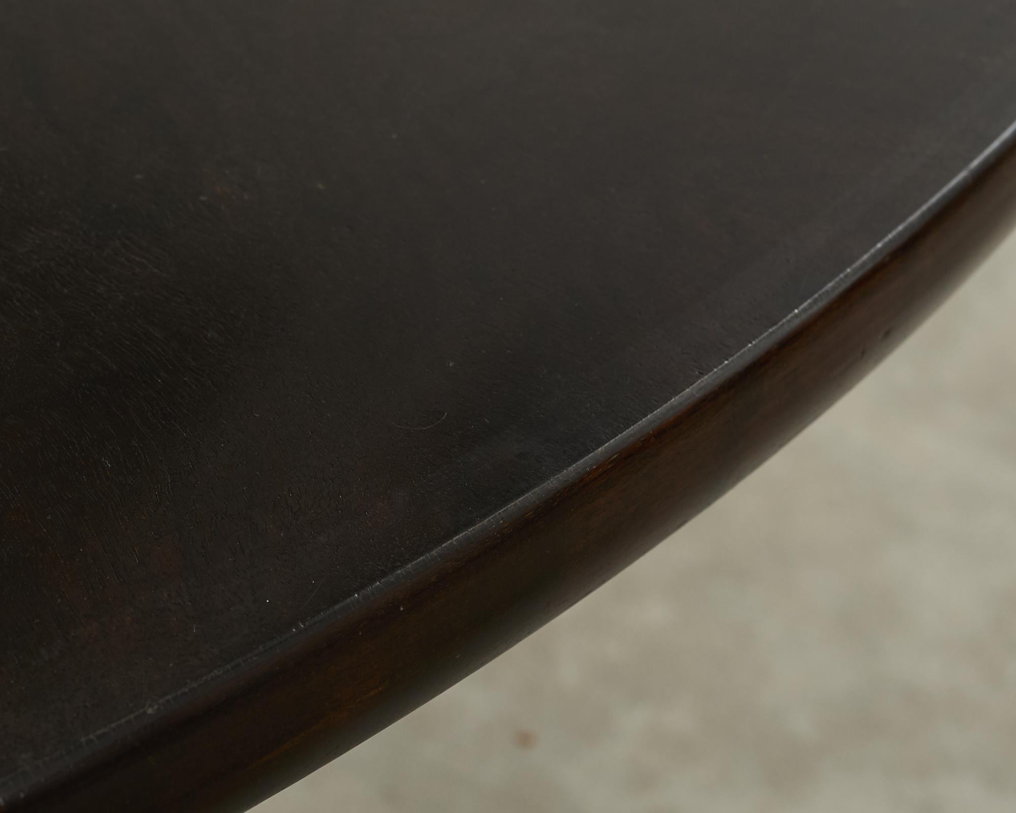 Table de salle à manger à piédestal en fer bronzé noyer par Troscan en vente 8