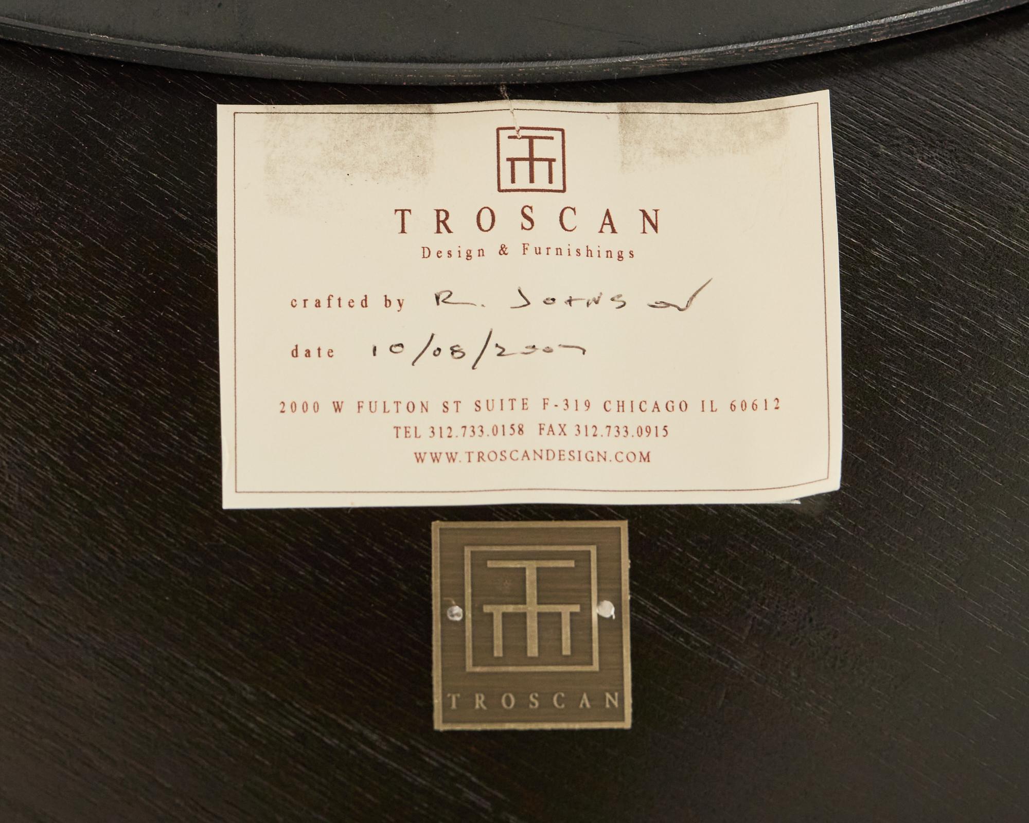 Table de salle à manger à piédestal en fer bronzé noyer par Troscan Bon état - En vente à Rio Vista, CA