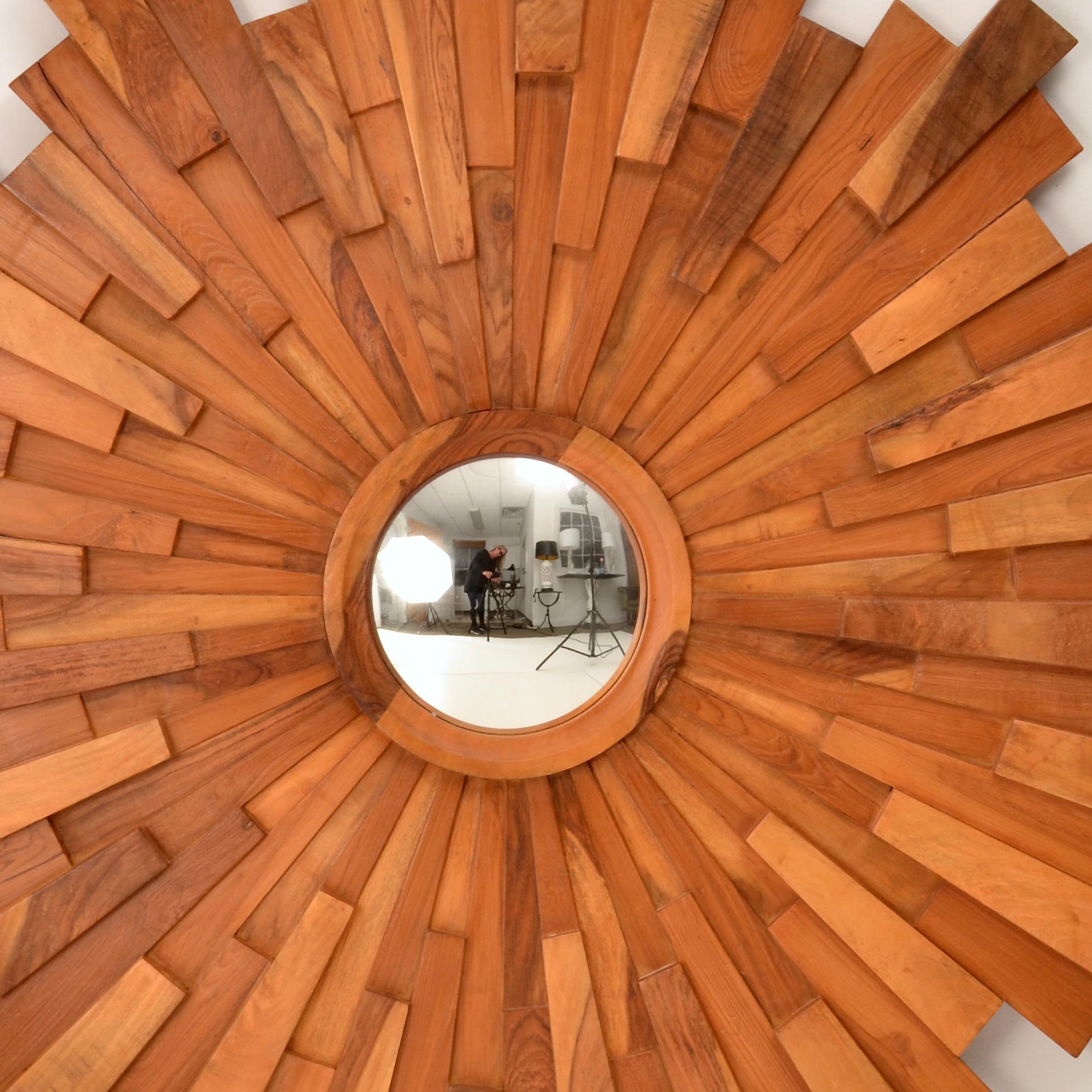 Walnut Brutalist-Style Sunburst Mirror In Good Condition For Sale In Norwalk, CT