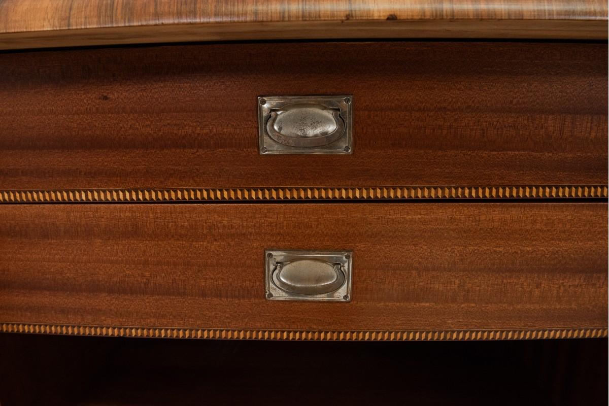 Walnut buffet, Art Deco chest of drawers. In Good Condition For Sale In Chorzów, PL