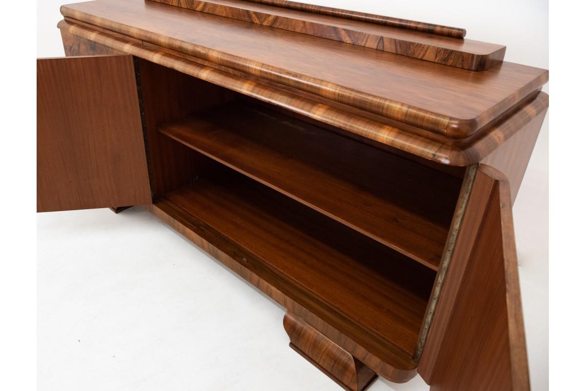 Walnut buffet, Art Deco chest of drawers. For Sale 3
