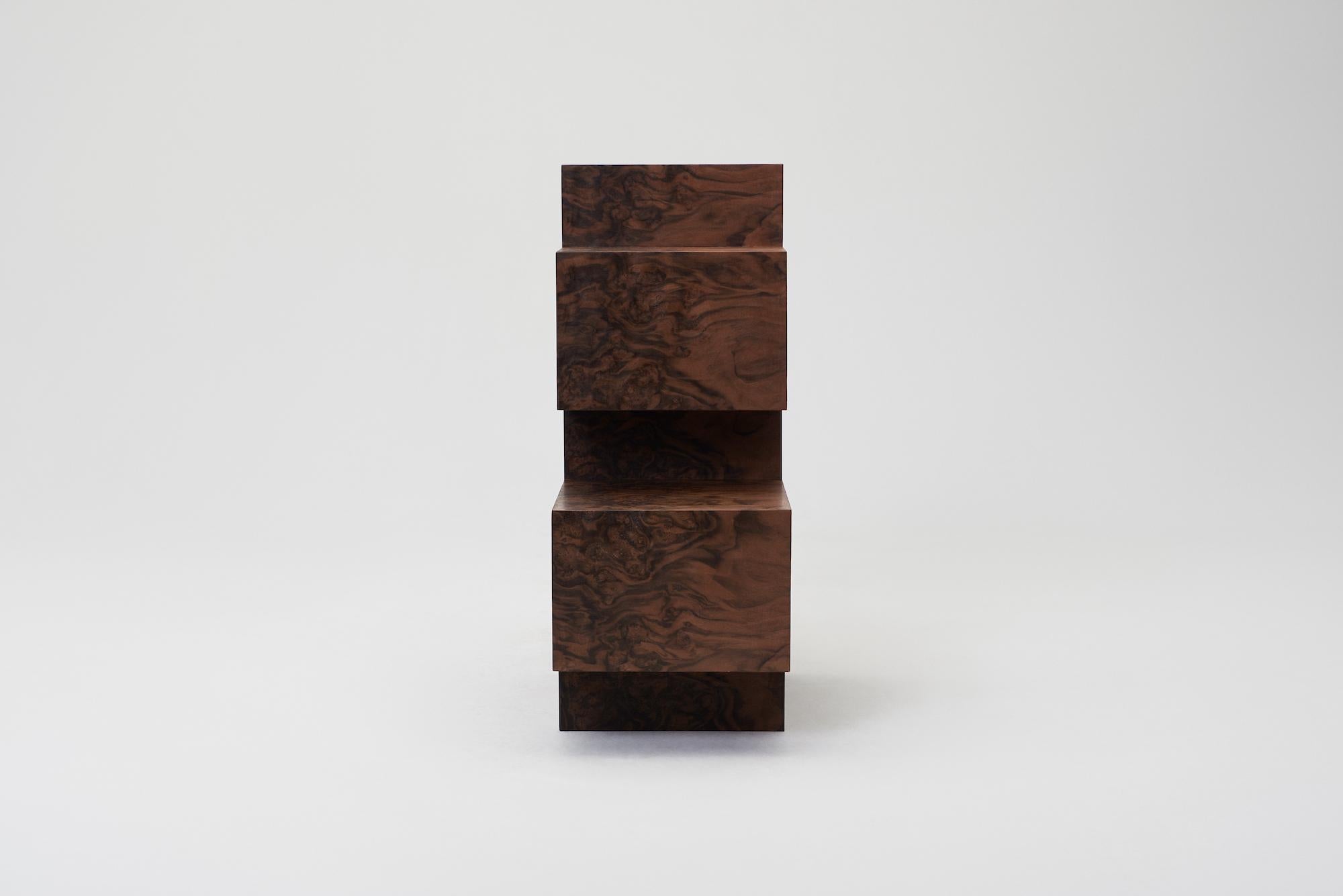 Armario de madera de nogal by Petra Madalena Lituano en venta