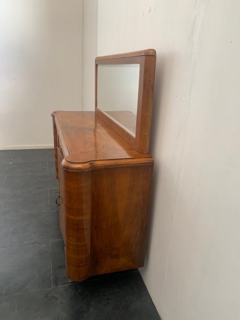 Walnut & Burl Walnut Sideboards with Wavy Lines & Mirror, 1940s, Set of 2 In Good Condition For Sale In Montelabbate, PU