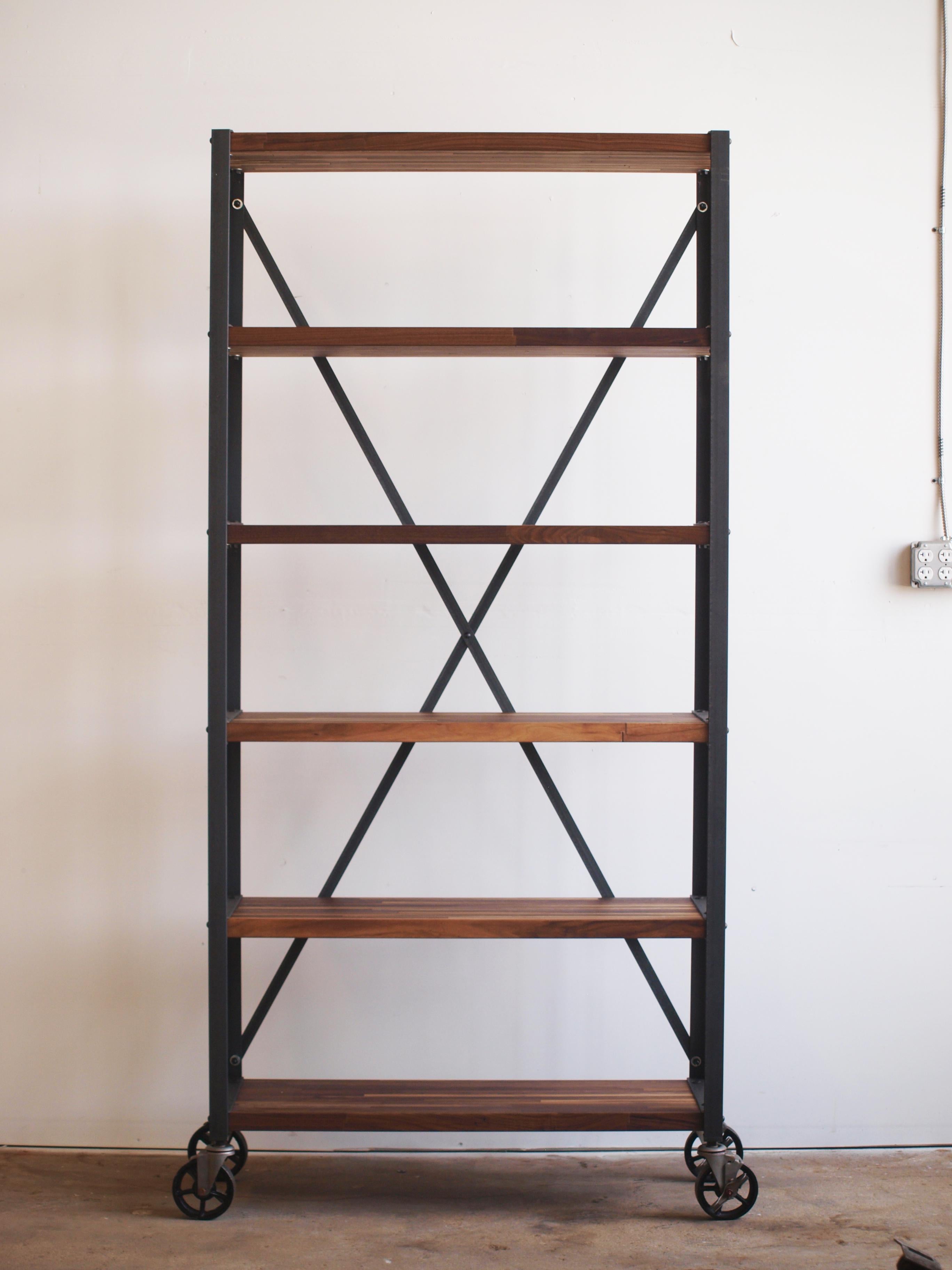 Librería industrial de madera de nogal Industrial en venta