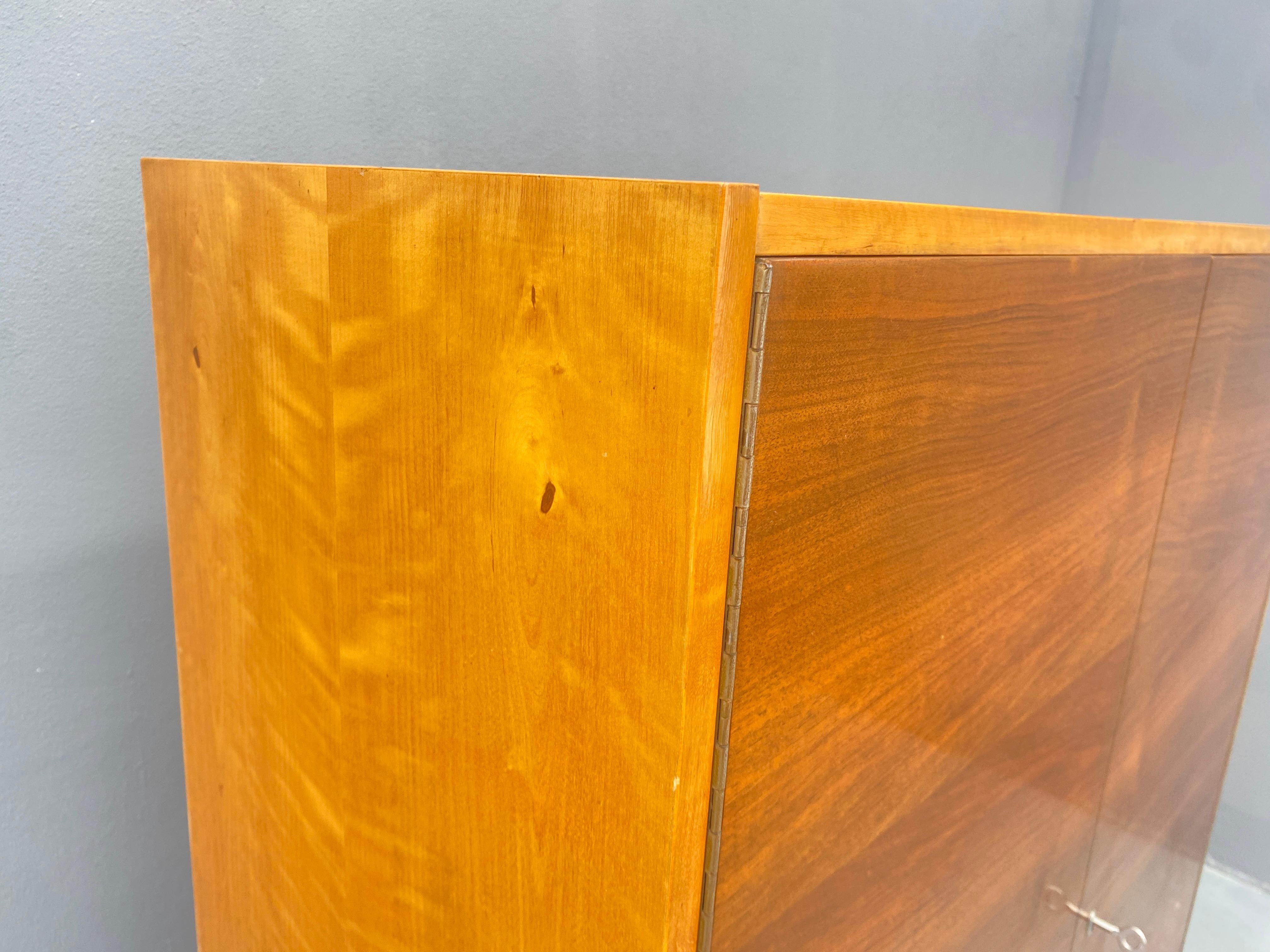Armoire en noyer, années 1970, Tchécoslovaquie 4