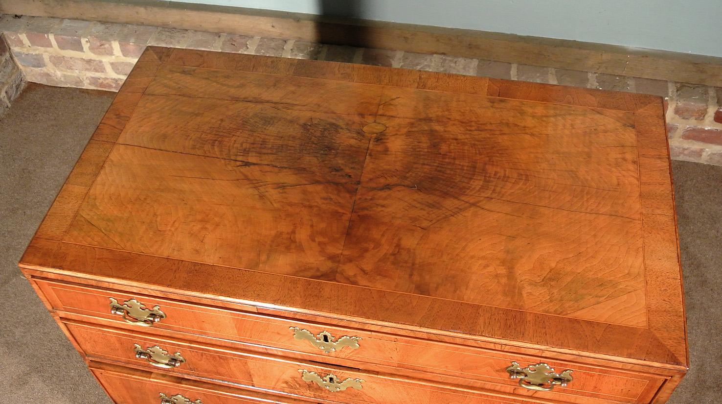 George I Walnut Caddy Topped Chest of Drawers with Satinwood Stringing