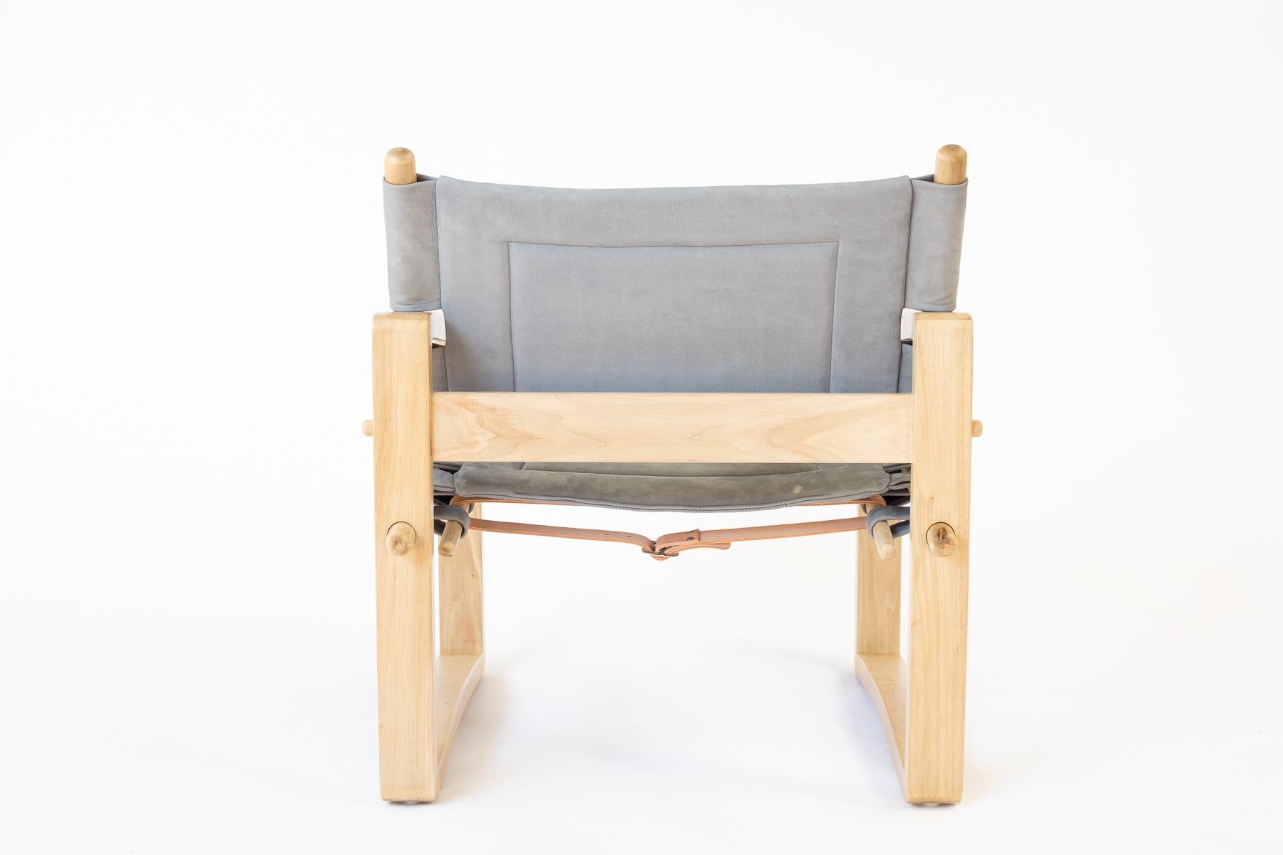 Campaigner Safari Chair aus Nussbaum mit schwarzem oder braunem Leder- oder Wildlederbezug im Zustand „Neu“ im Angebot in Ballard, CA