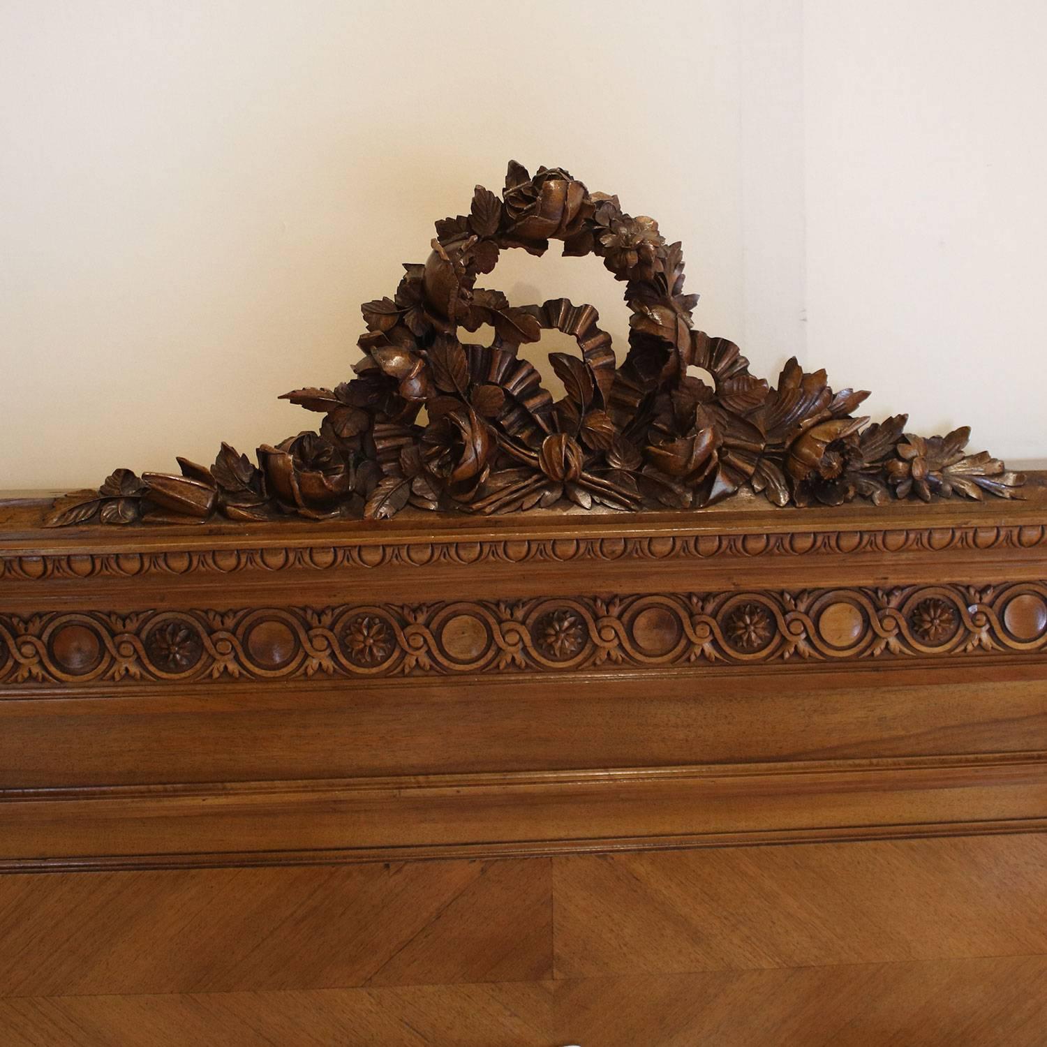 Walnut Carved Bed, WK96 1